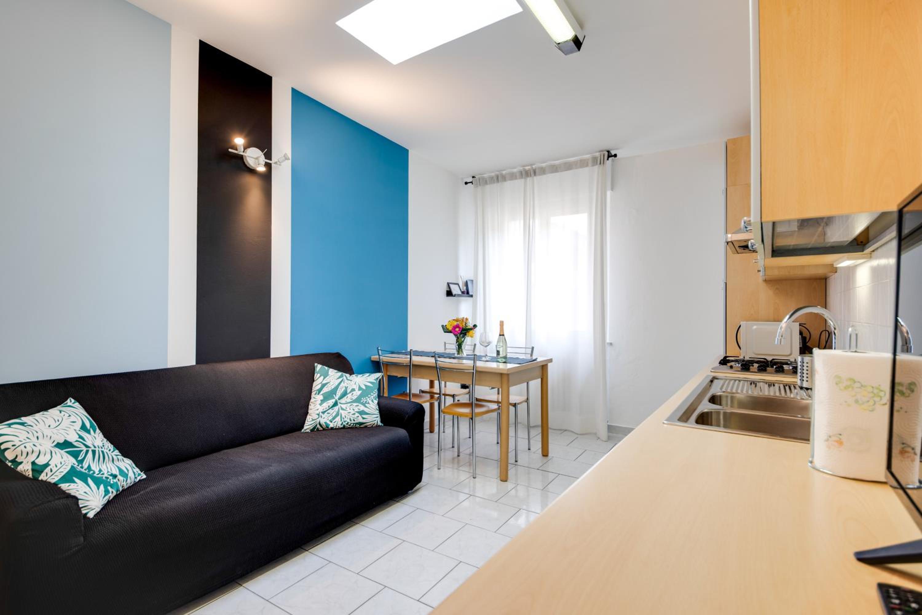 One-Bedroom Apartment with Balcony photo 3