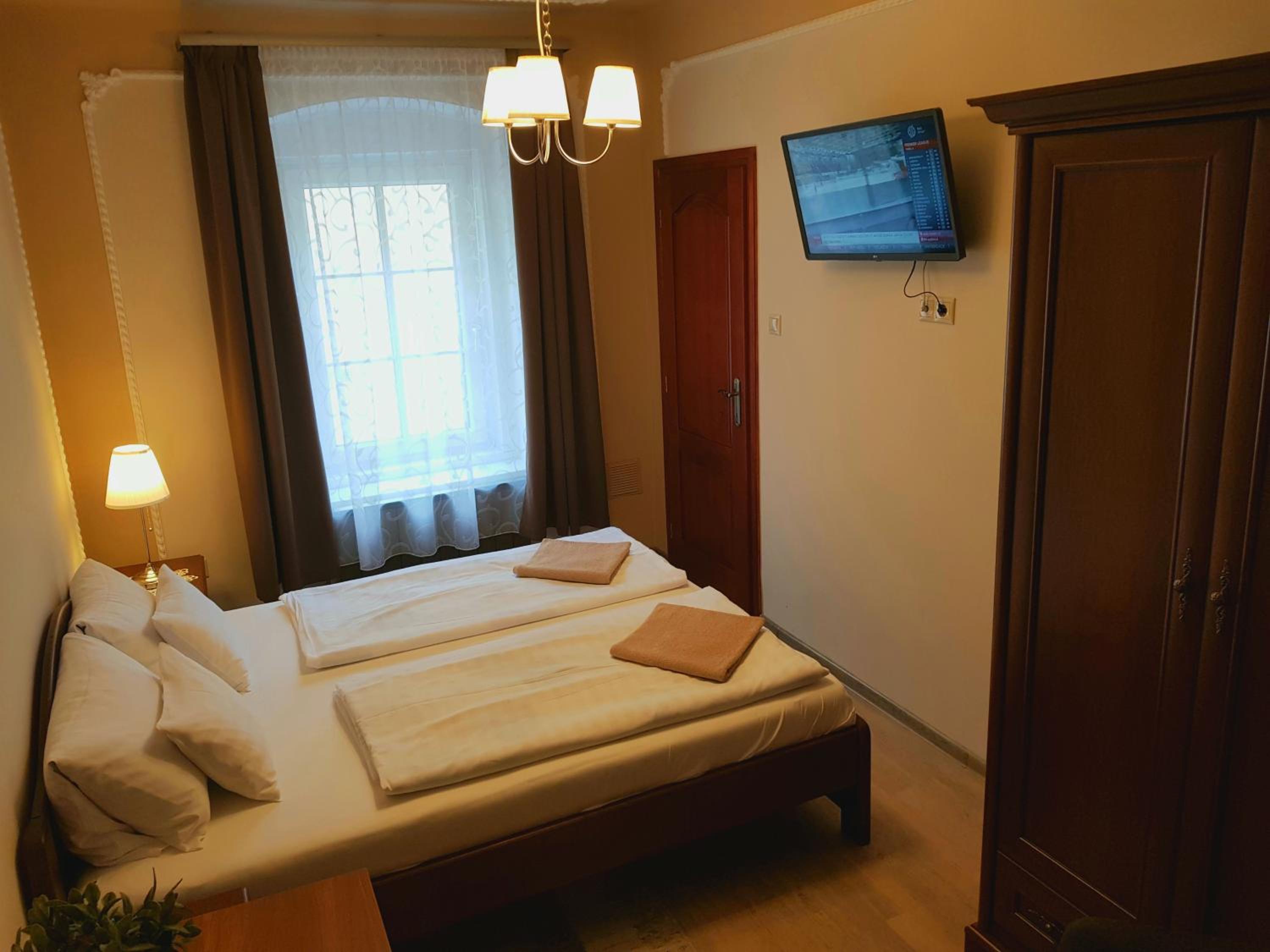 Double Room - Photo 5