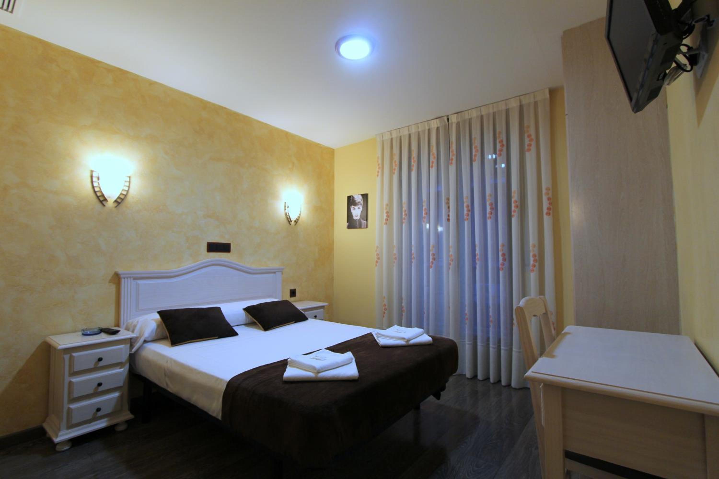 Double Room - Photo 24