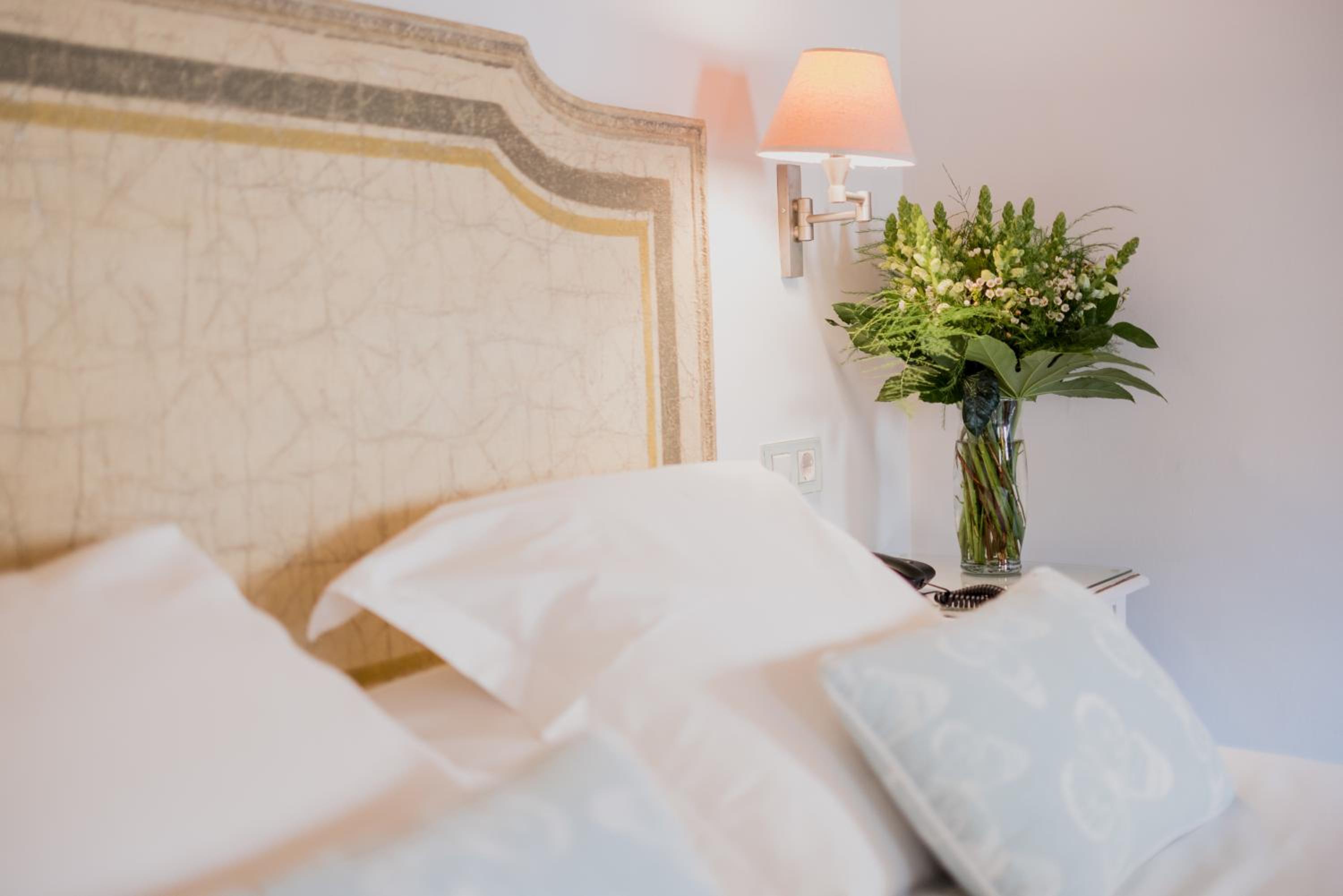 Superior Double or Twin Room - Photo 17