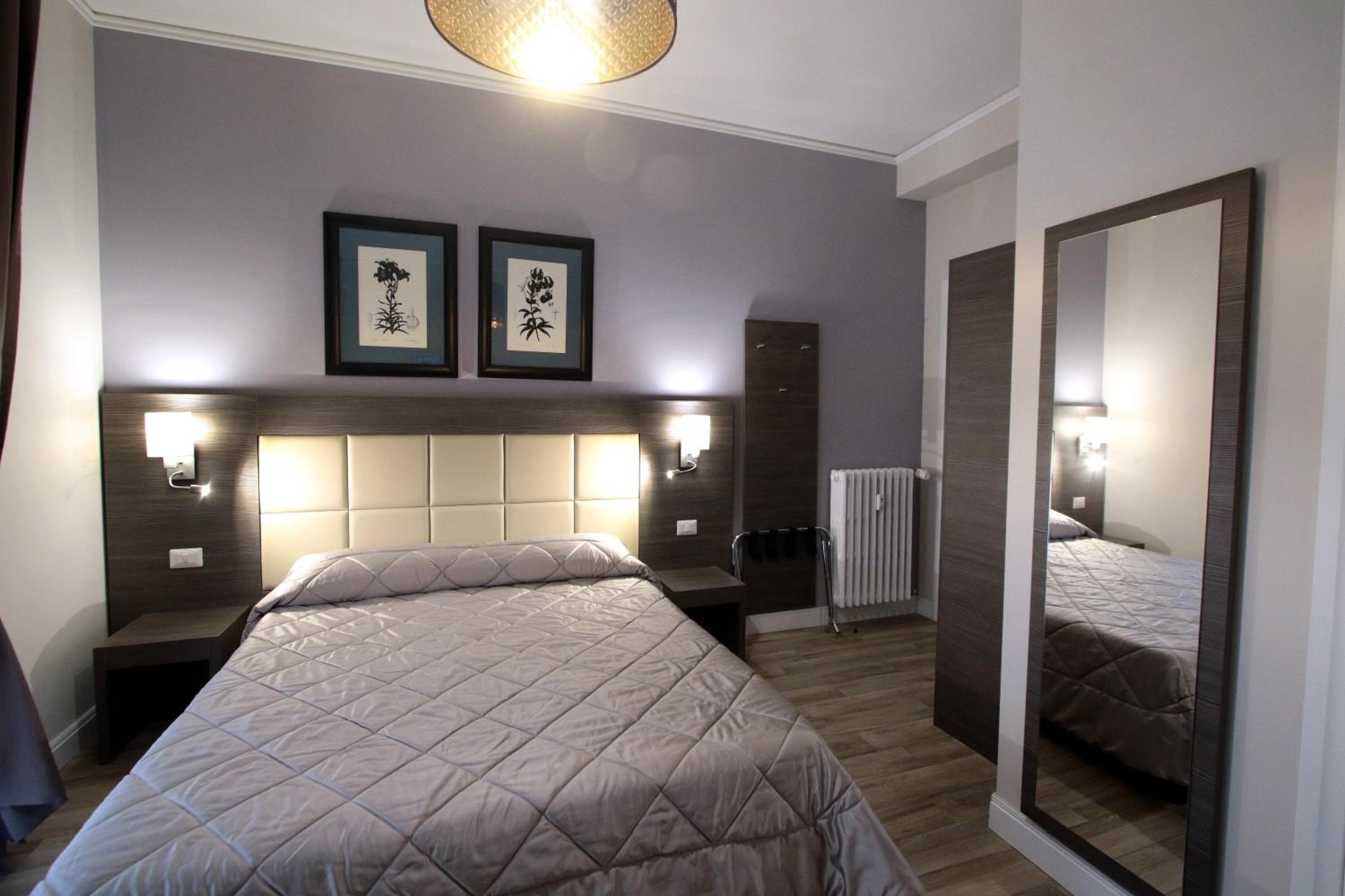 Family Room with Private Bathroom photo 2