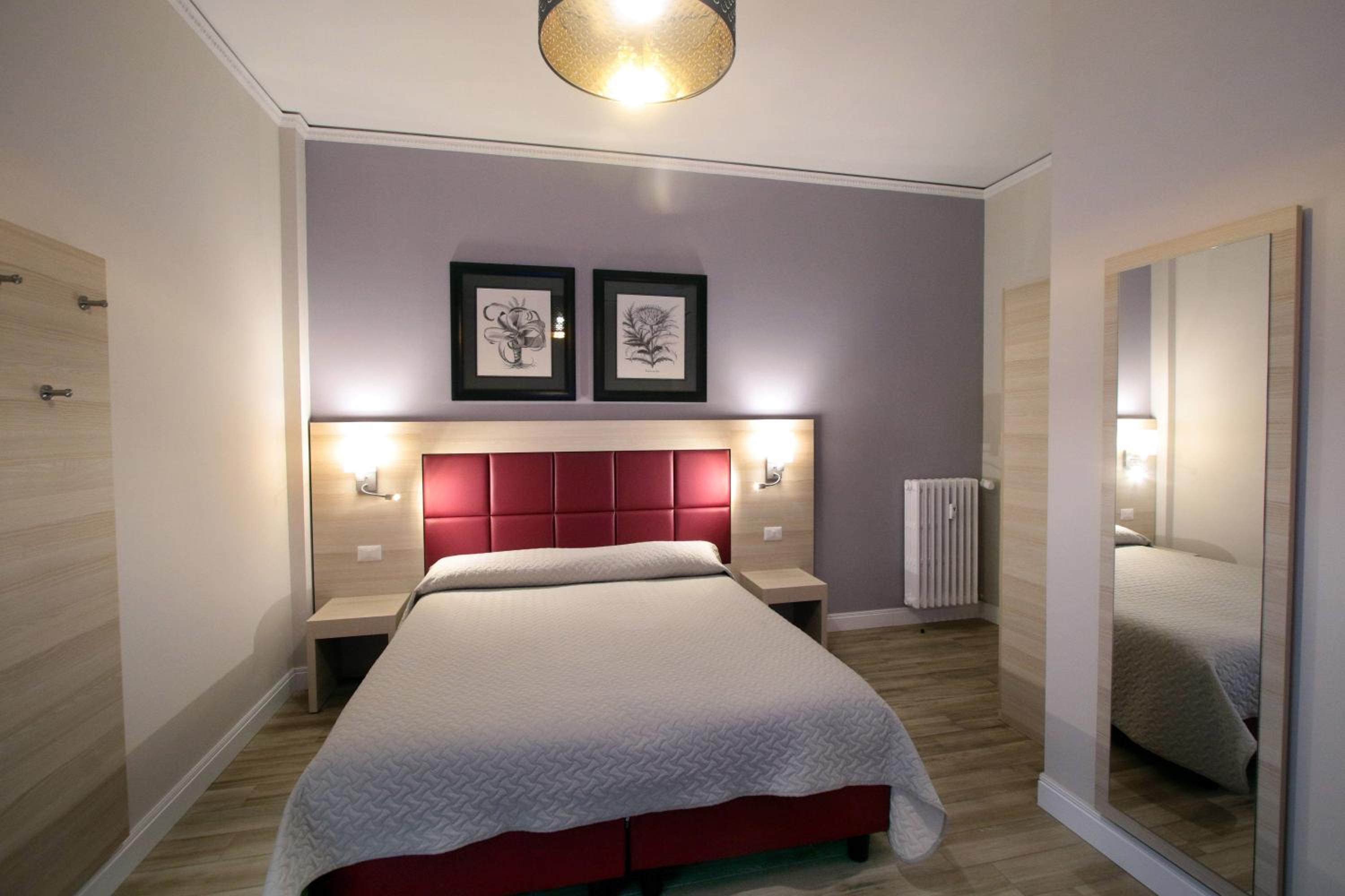 Twin Room with Private Bathroom photo 2