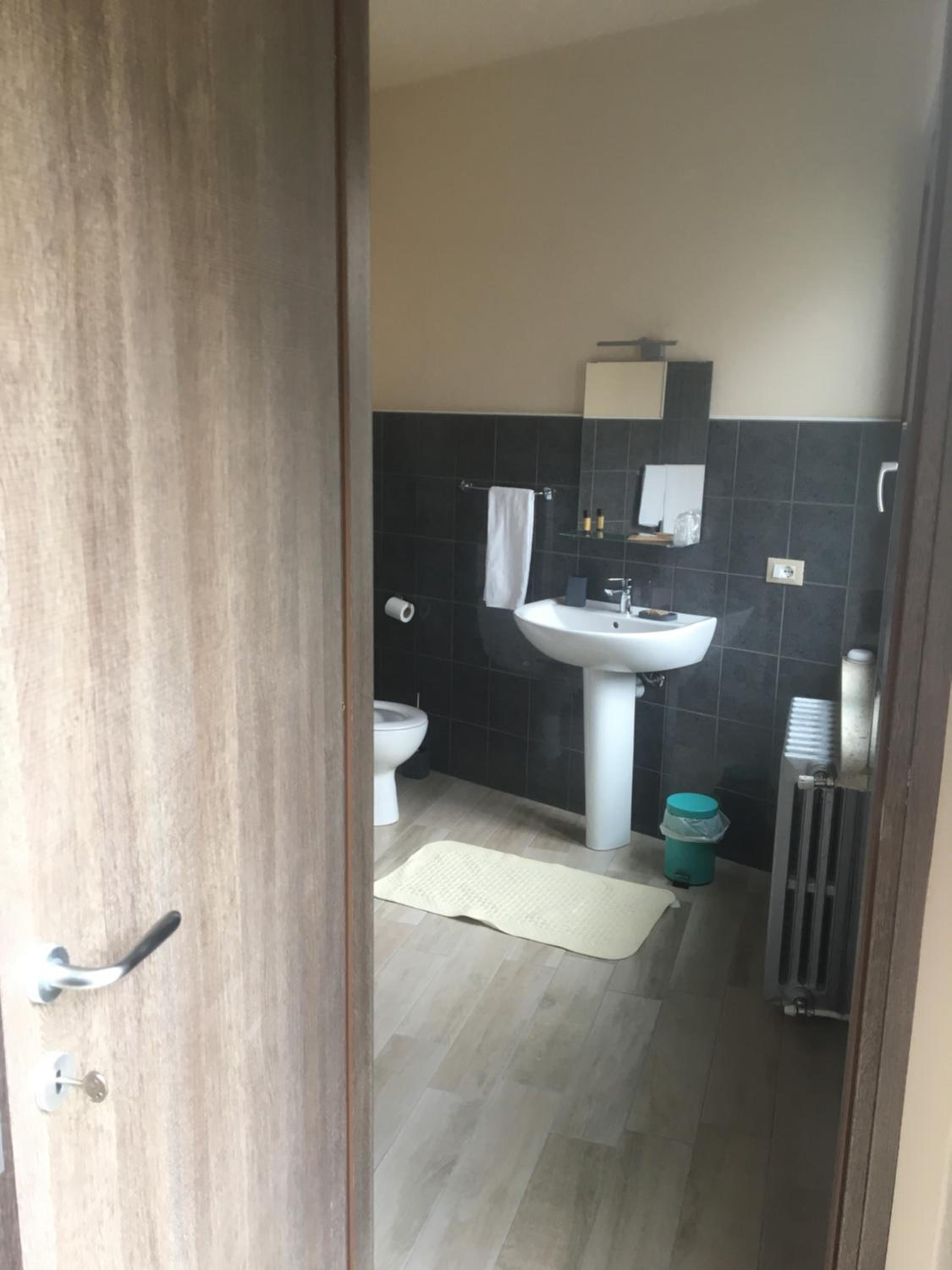 Single Room photo 3