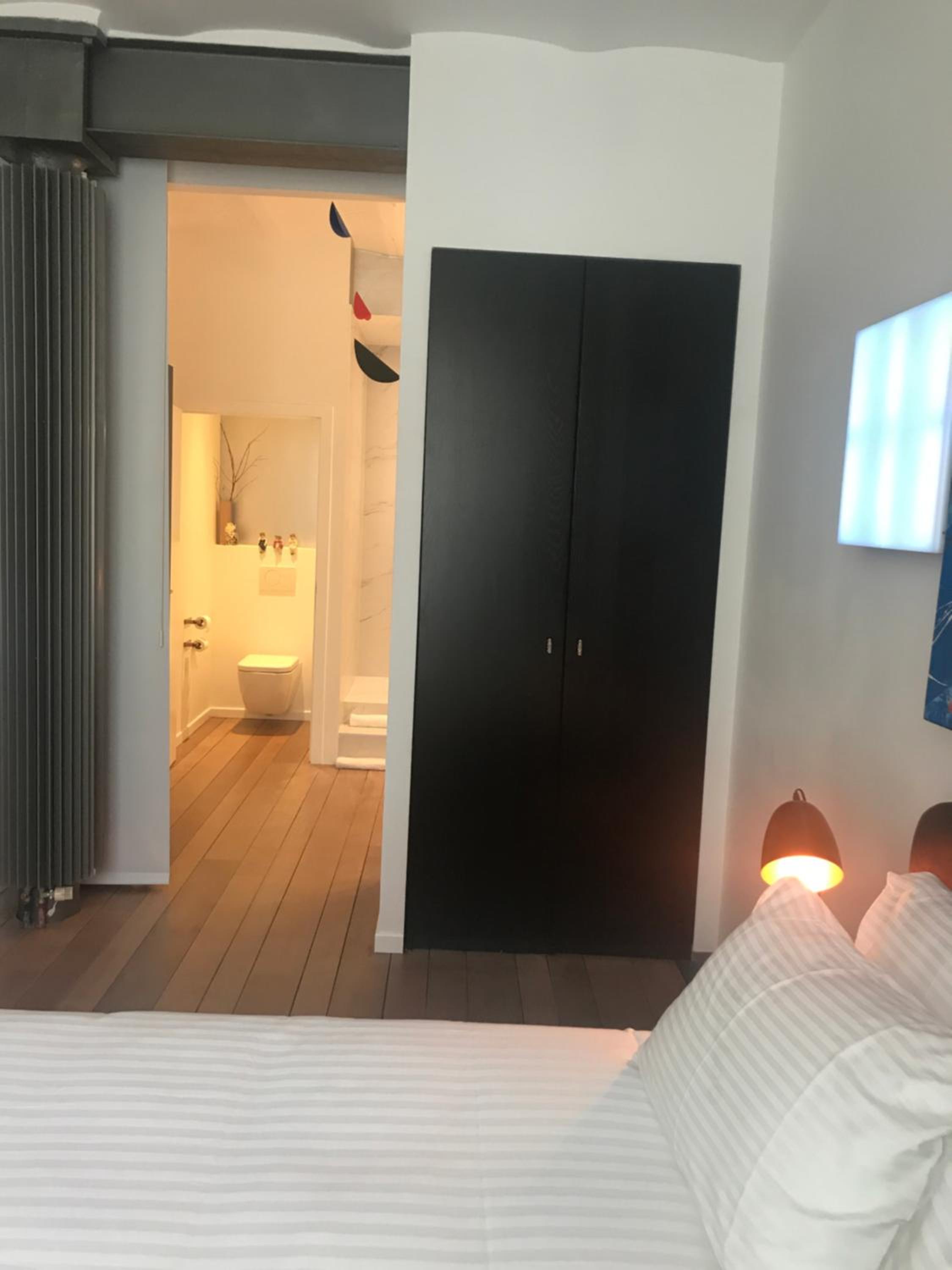 Double Room with Private Bathroom - Photo 26