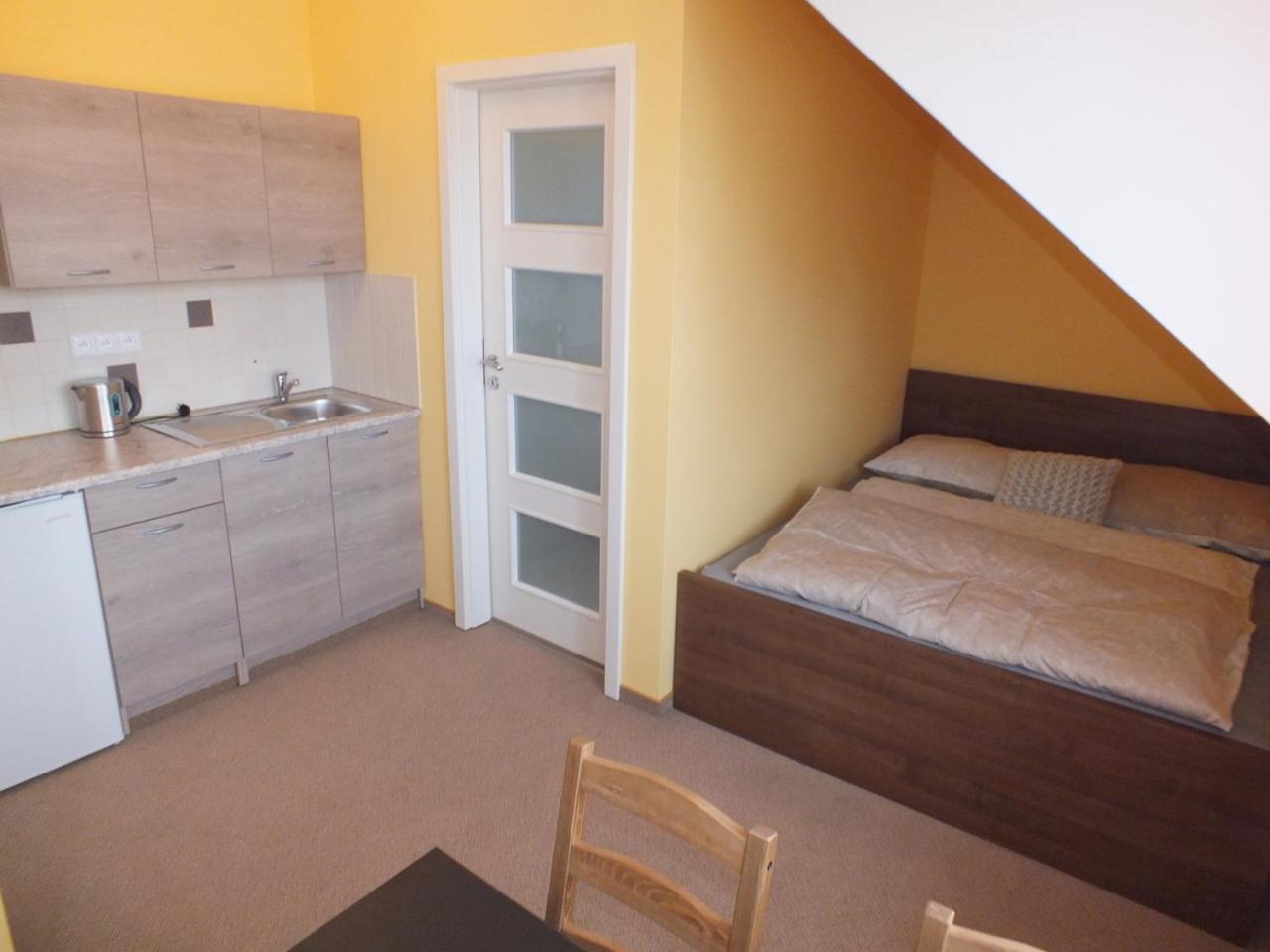 Family Studio - Photo 1