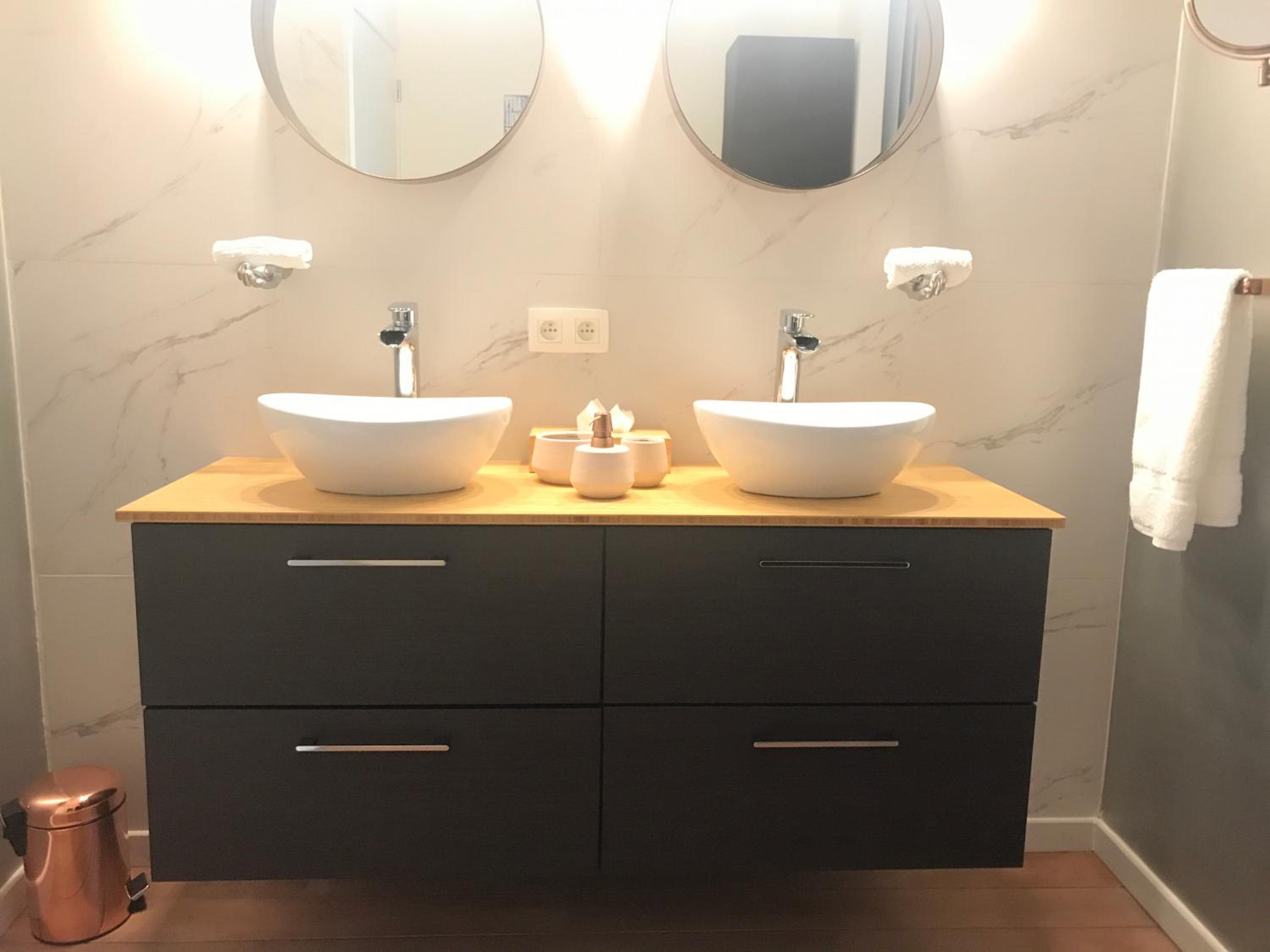 Double Room with Private Bathroom - Photo 24