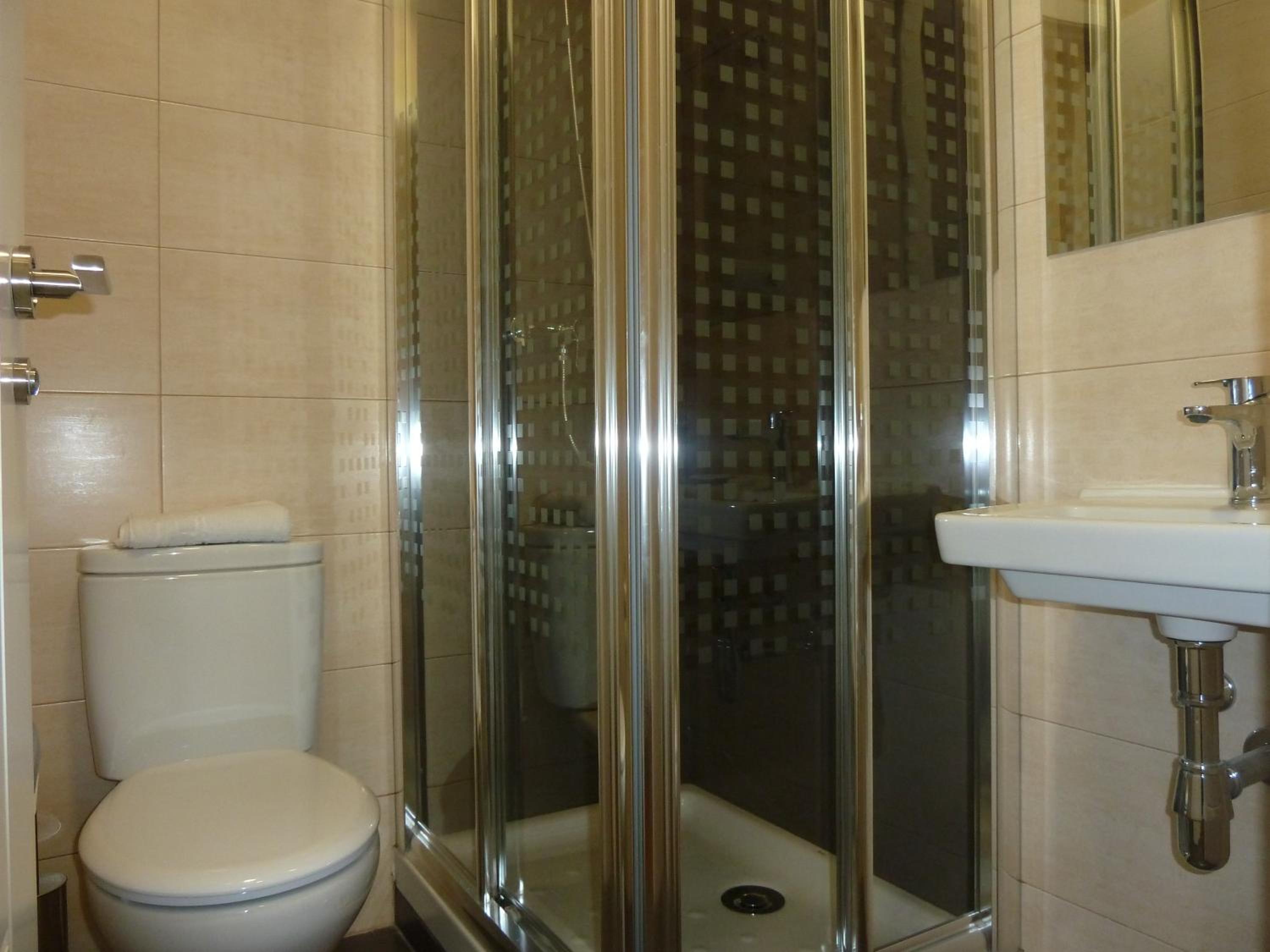 Economy Double Room - Photo 4