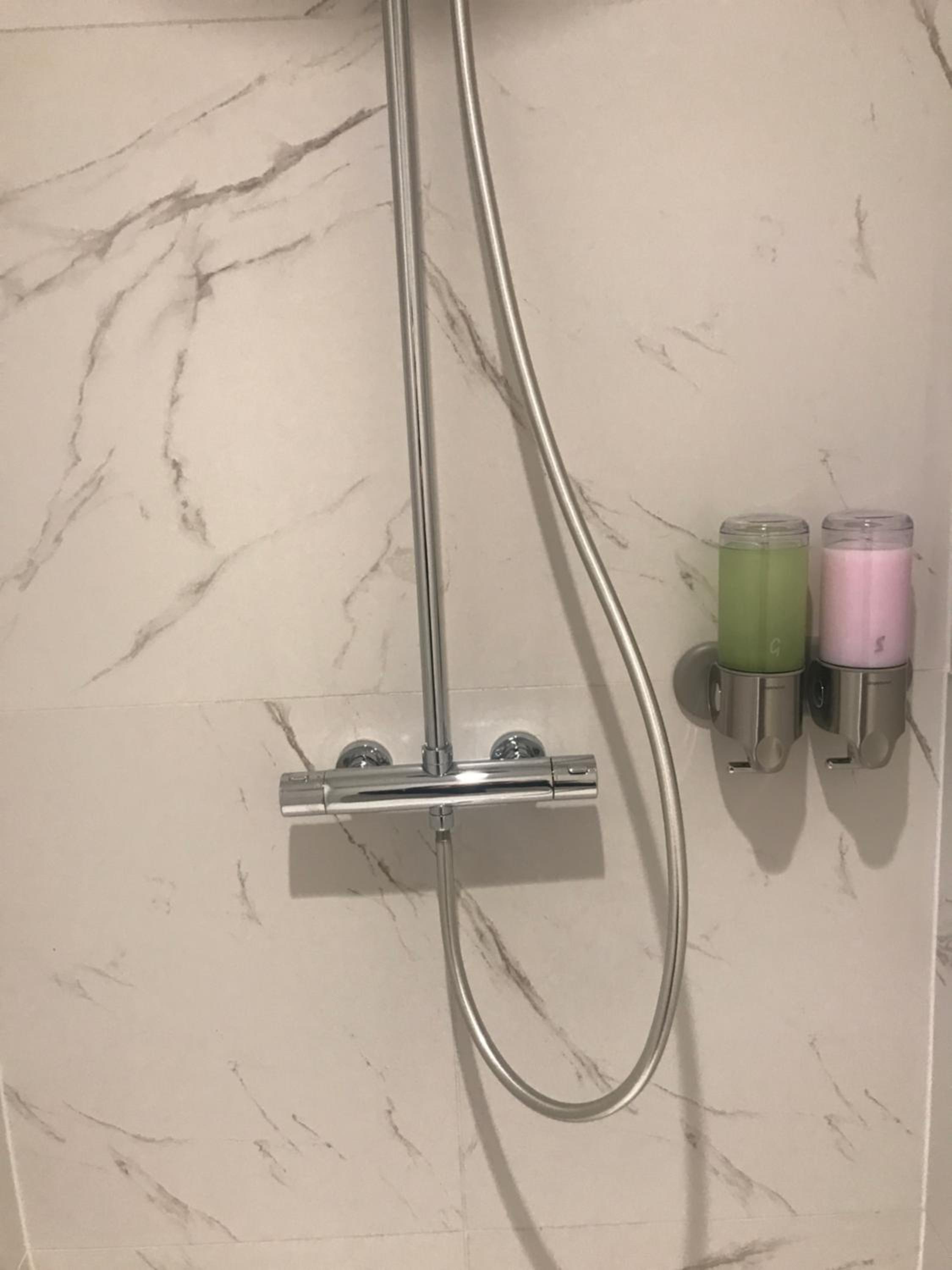 Double Room with Private Bathroom - Photo 22