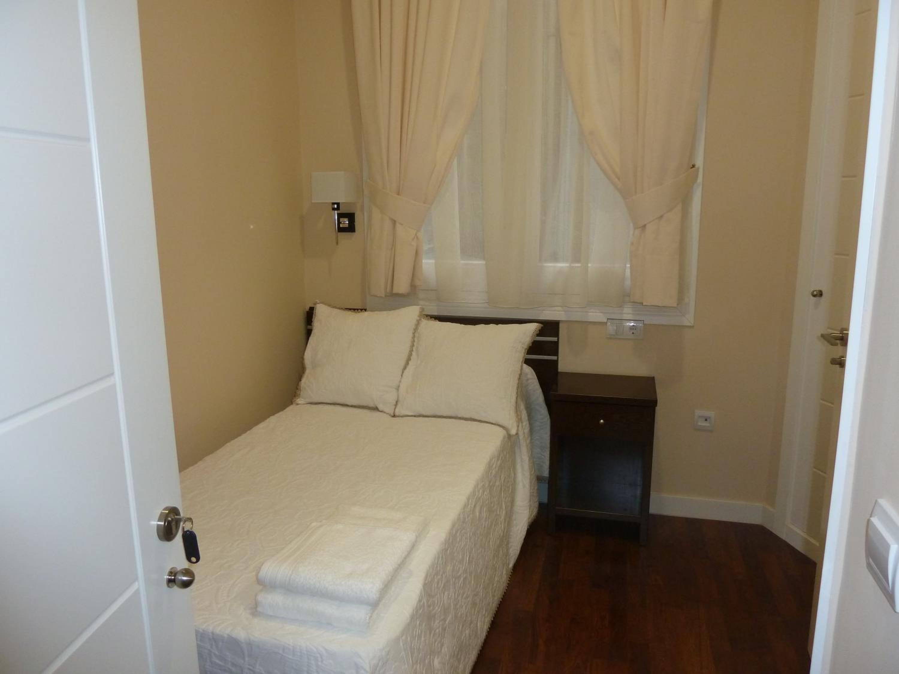 Single Room photo 2