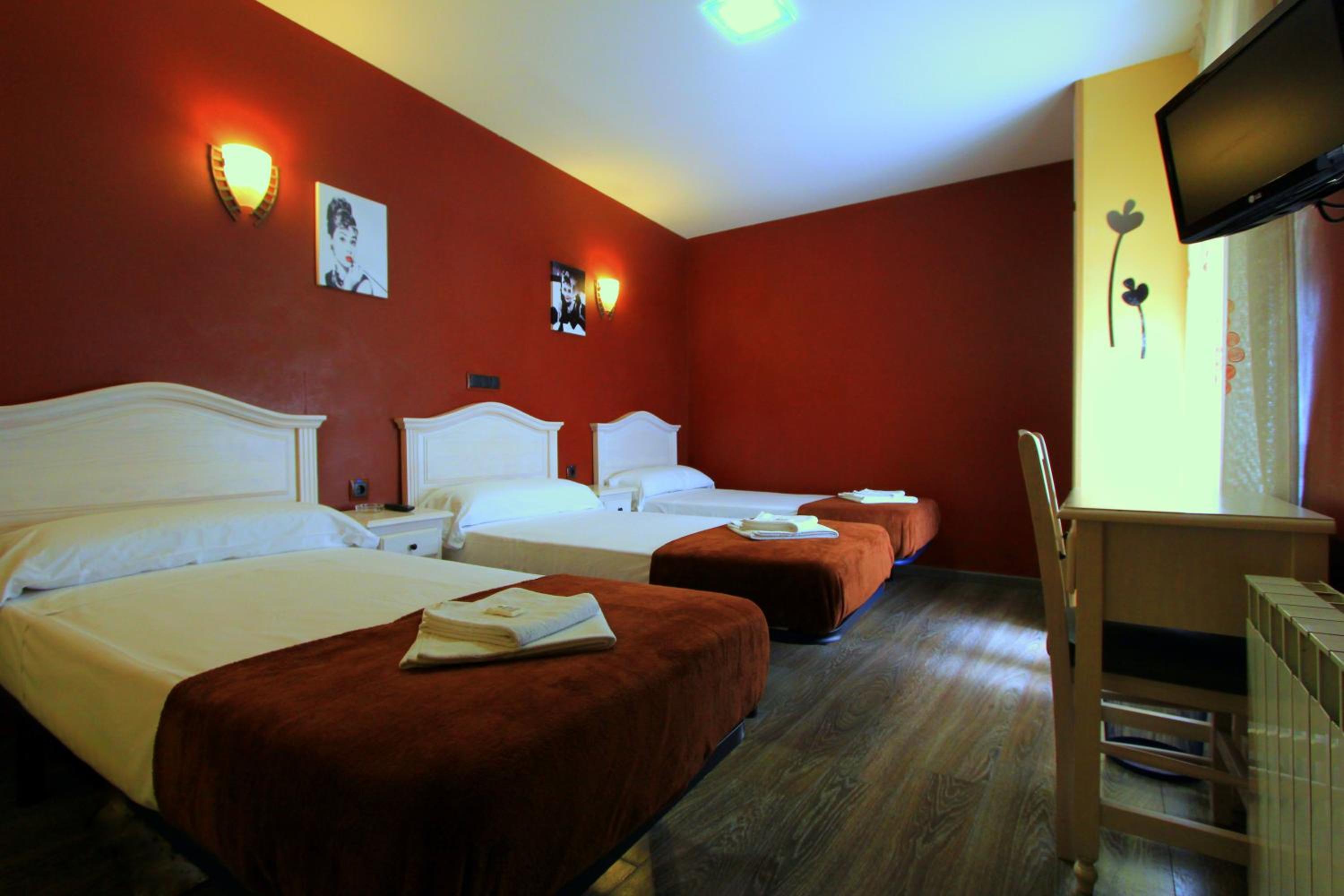 Triple Room - Photo 8