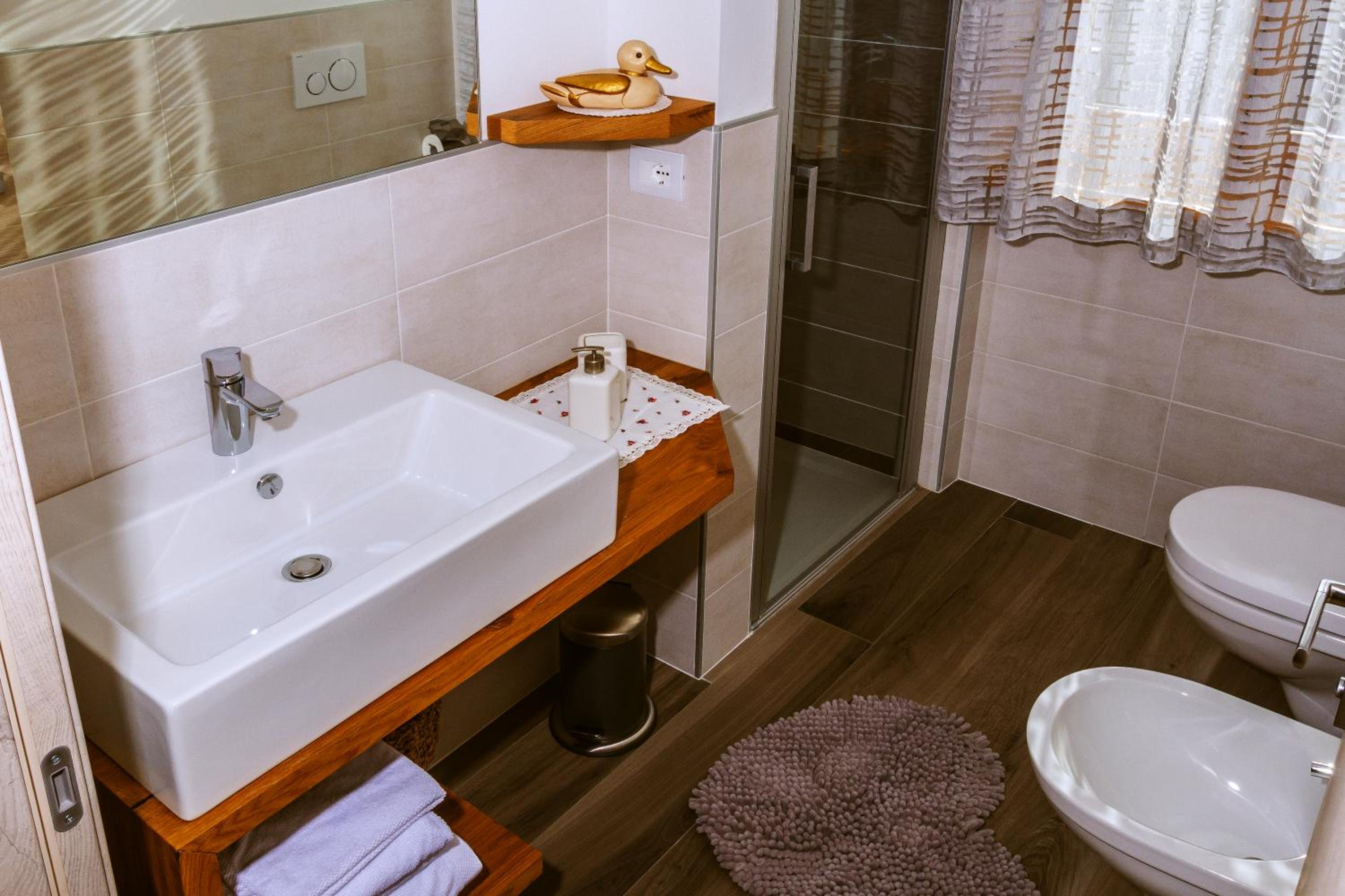 Deluxe Double Room with Balcony photo 2