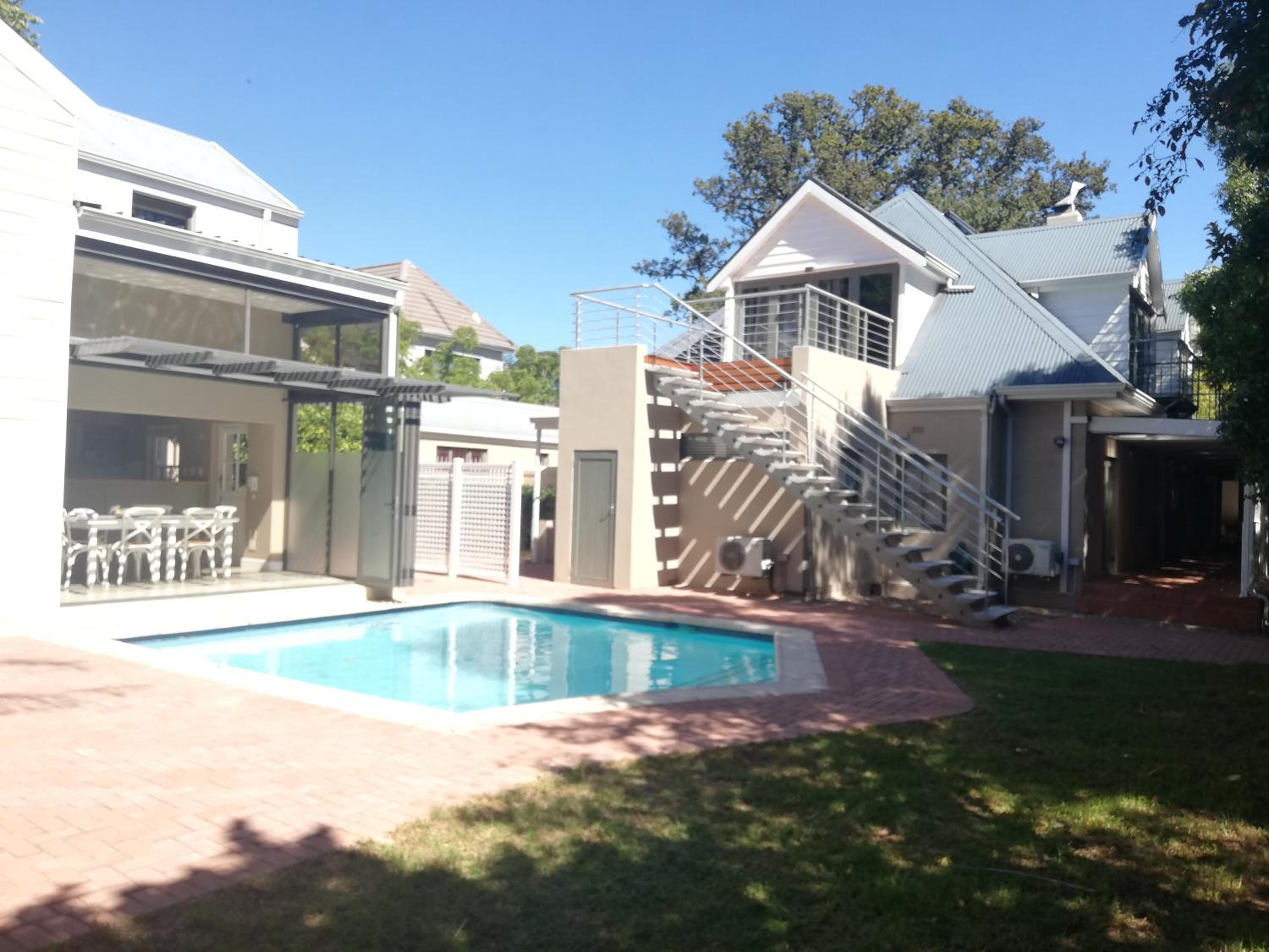 Two-Bedroom Villa - Photo 4
