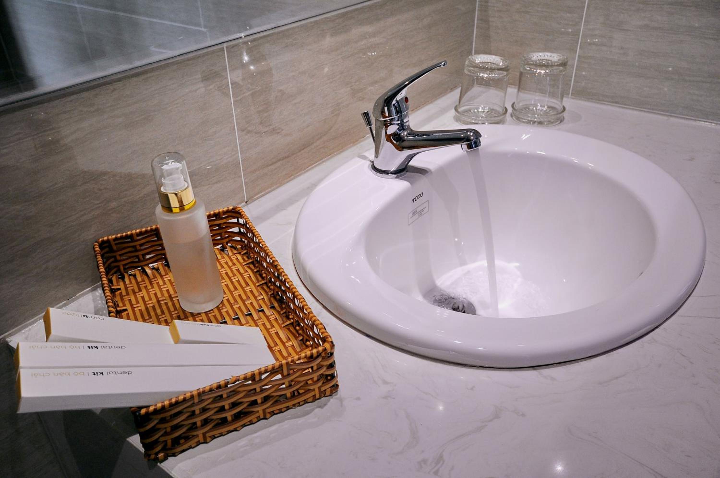 Deluxe Twin Room - Photo 9