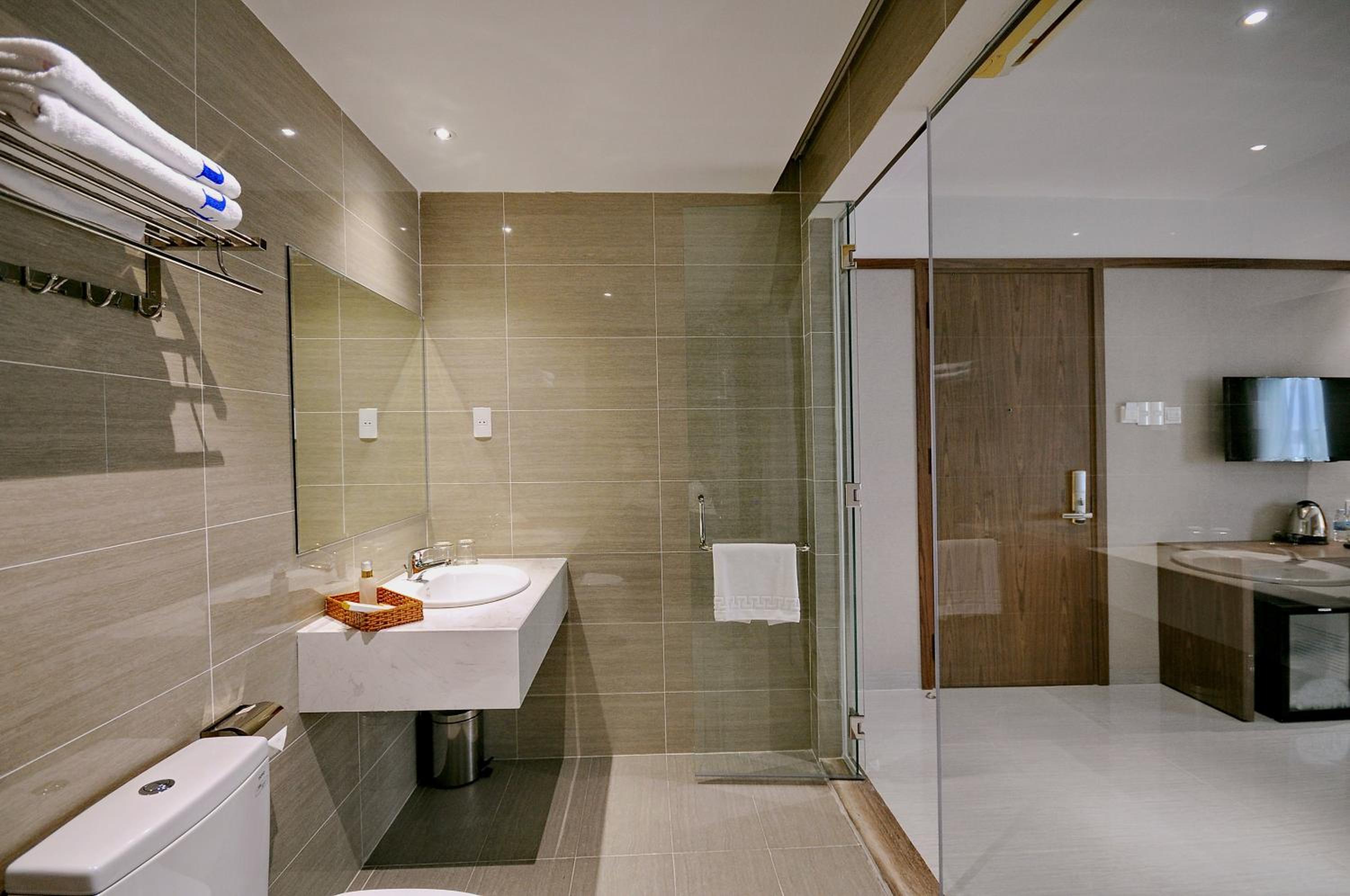 Deluxe Twin Room - Photo 10