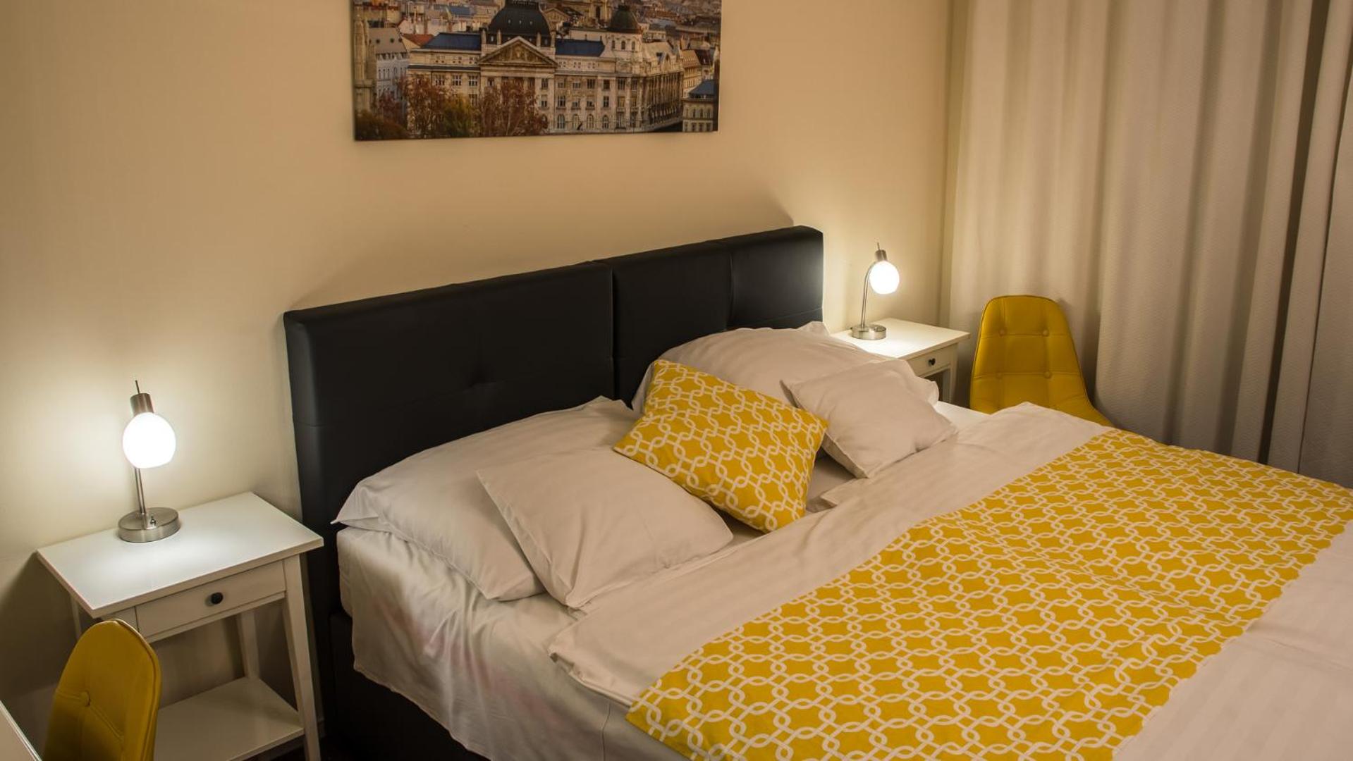 Double or Twin Room - Photo 8