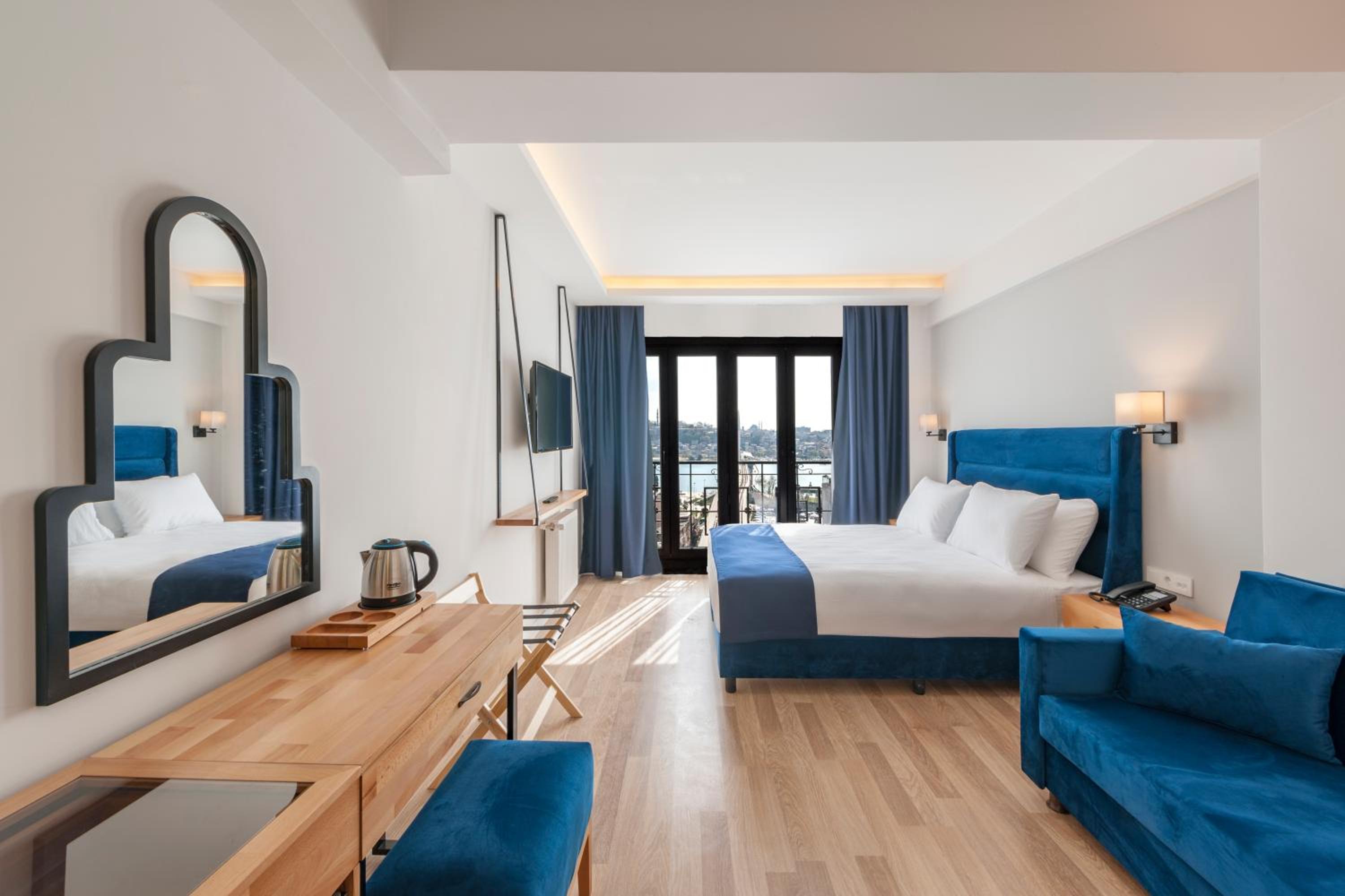Deluxe Triple Room with Sea View photo 1