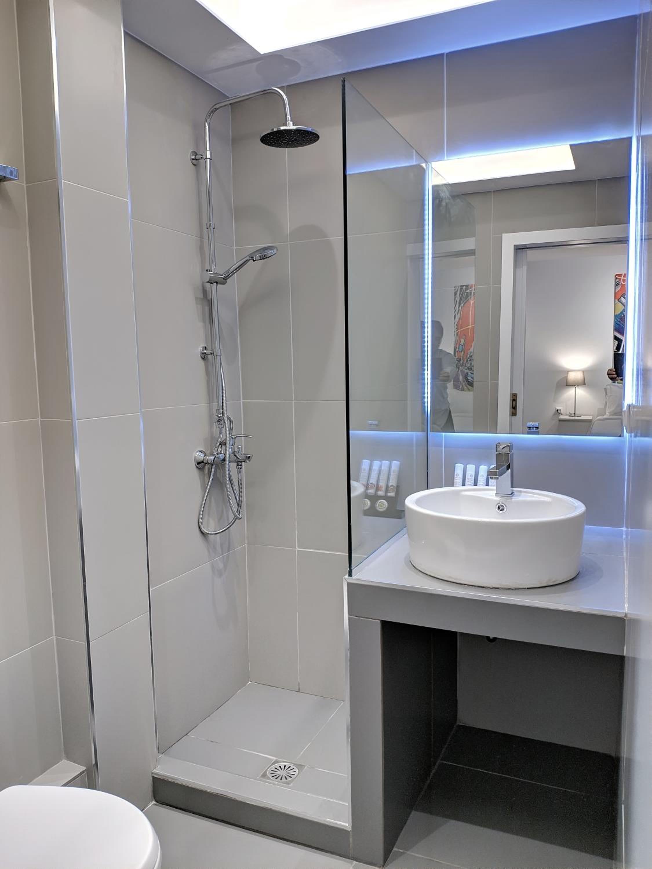 Studio Apartment with Balcony (A3) photo 2
