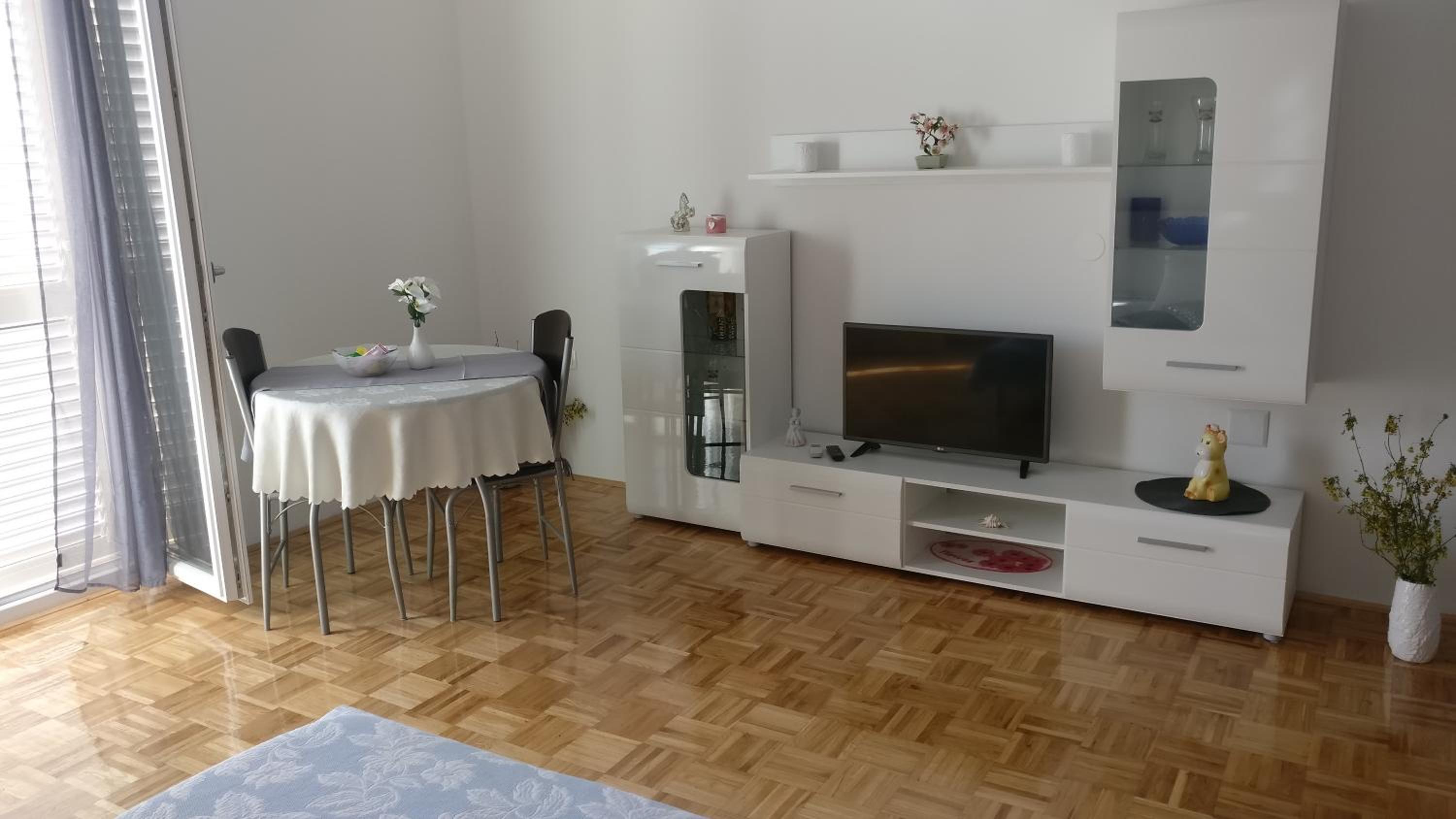Apartment - Photo 11
