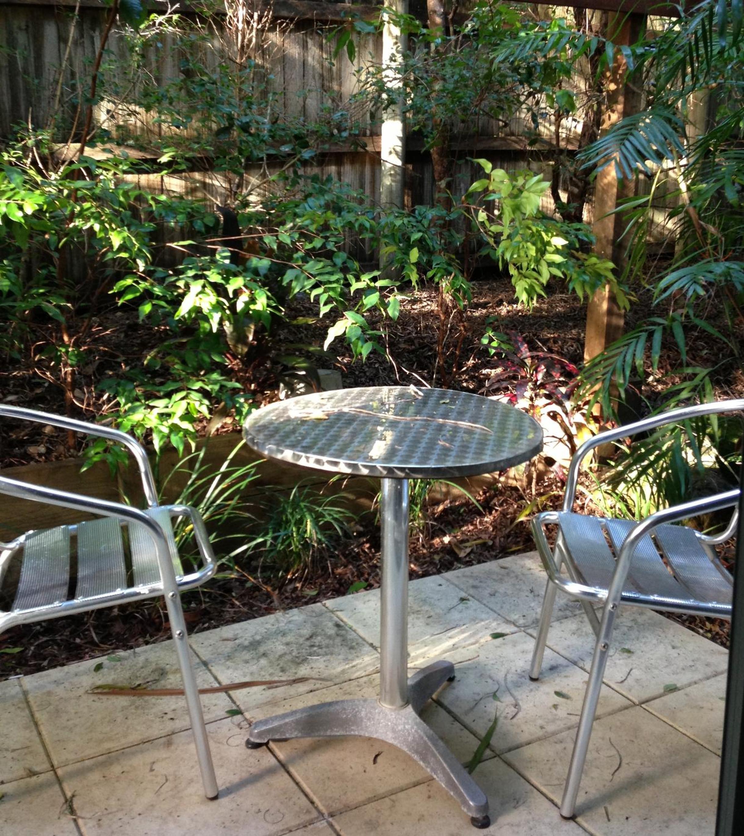 Private Queen + Ensuite & Courtyard