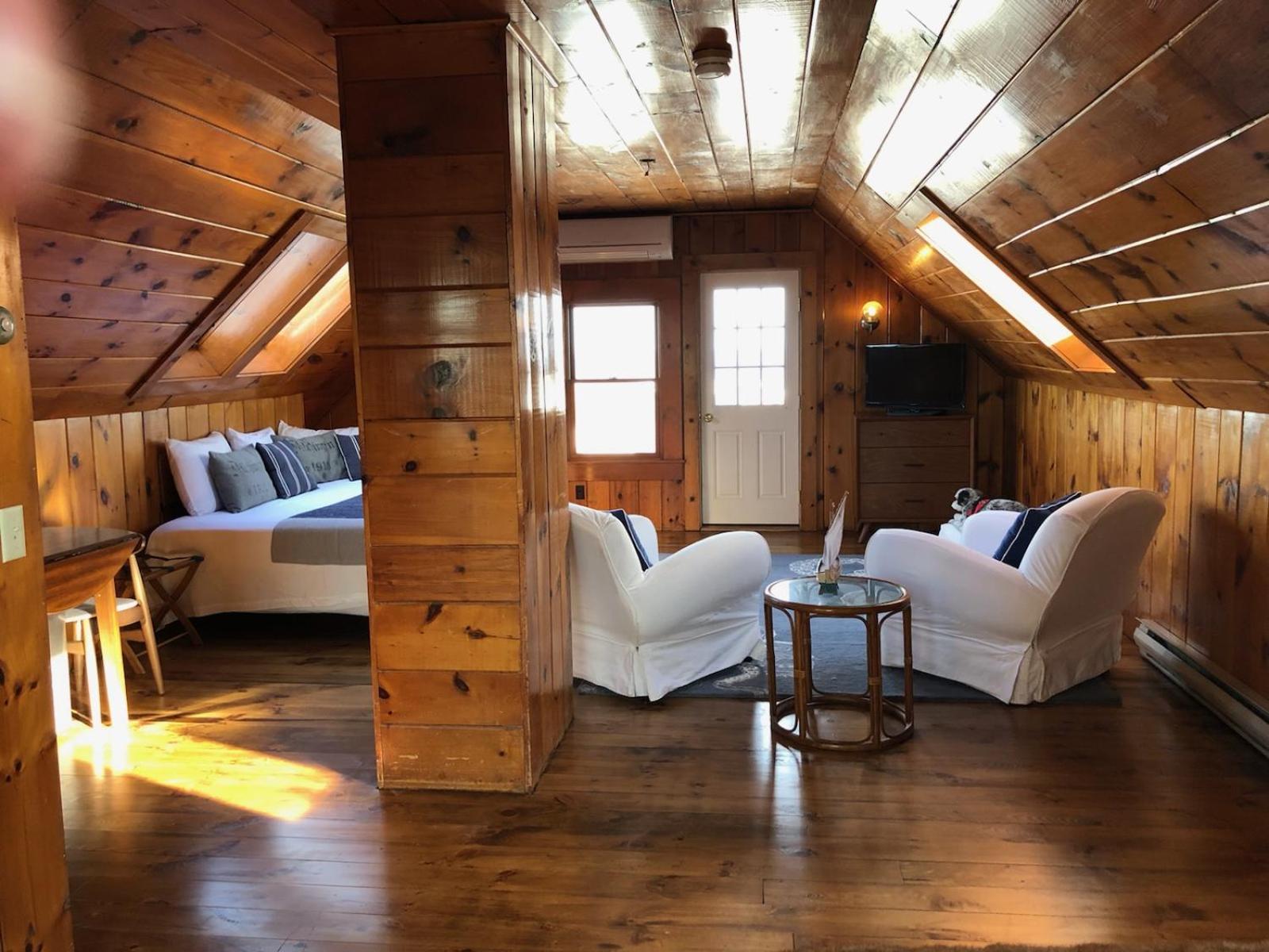 Superior King Suite photo 3