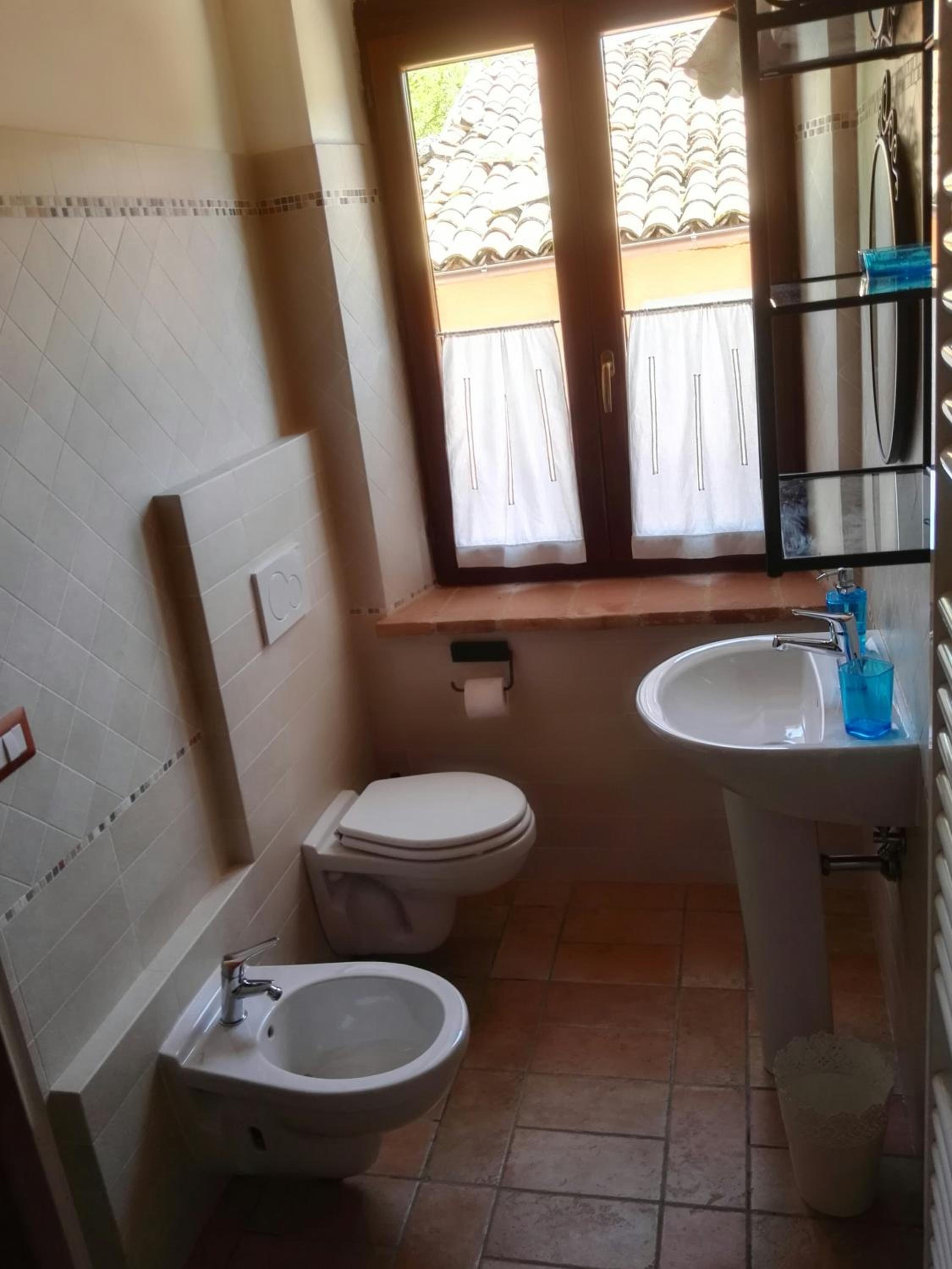 Double Room - Photo 3