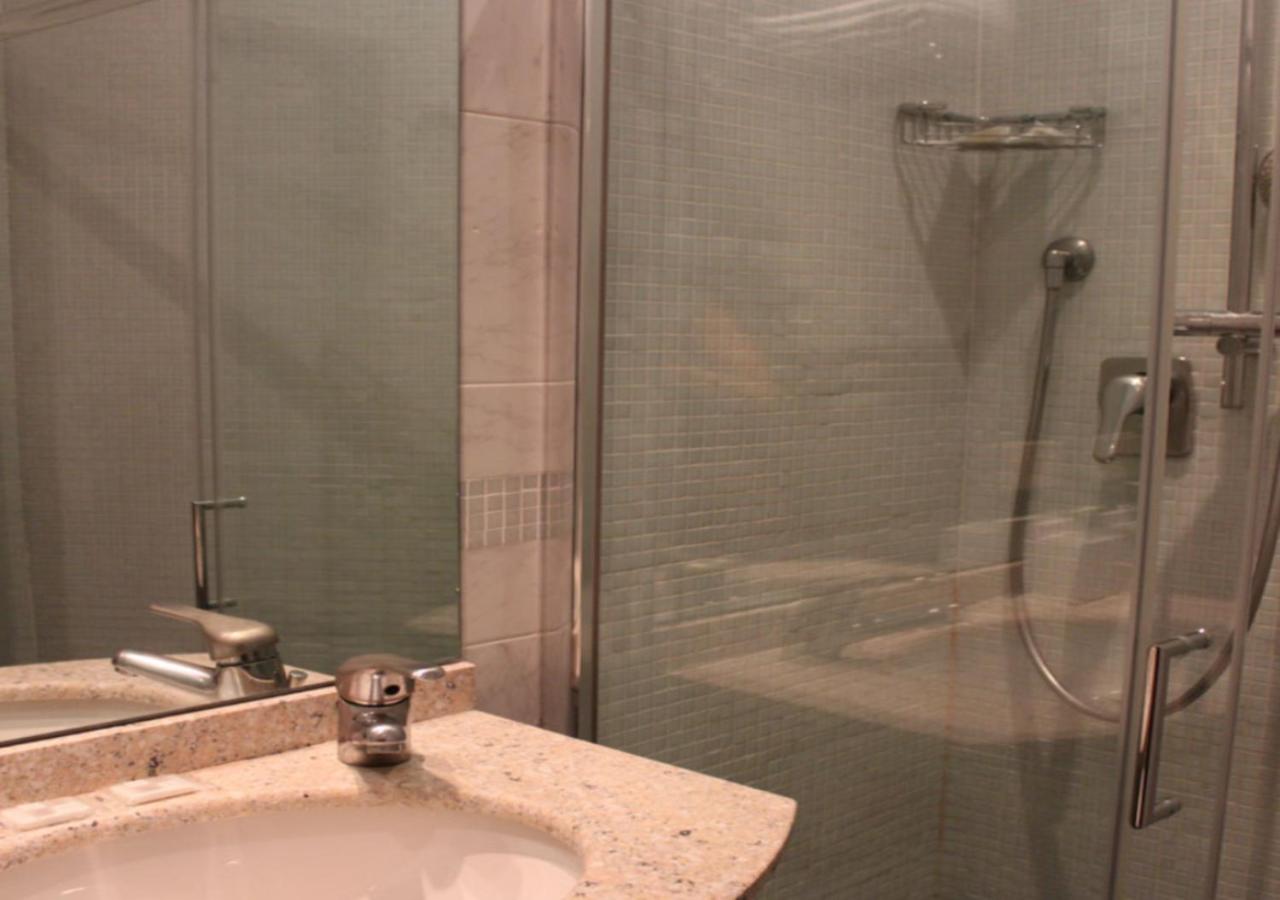 Double or Twin Room - Photo 11