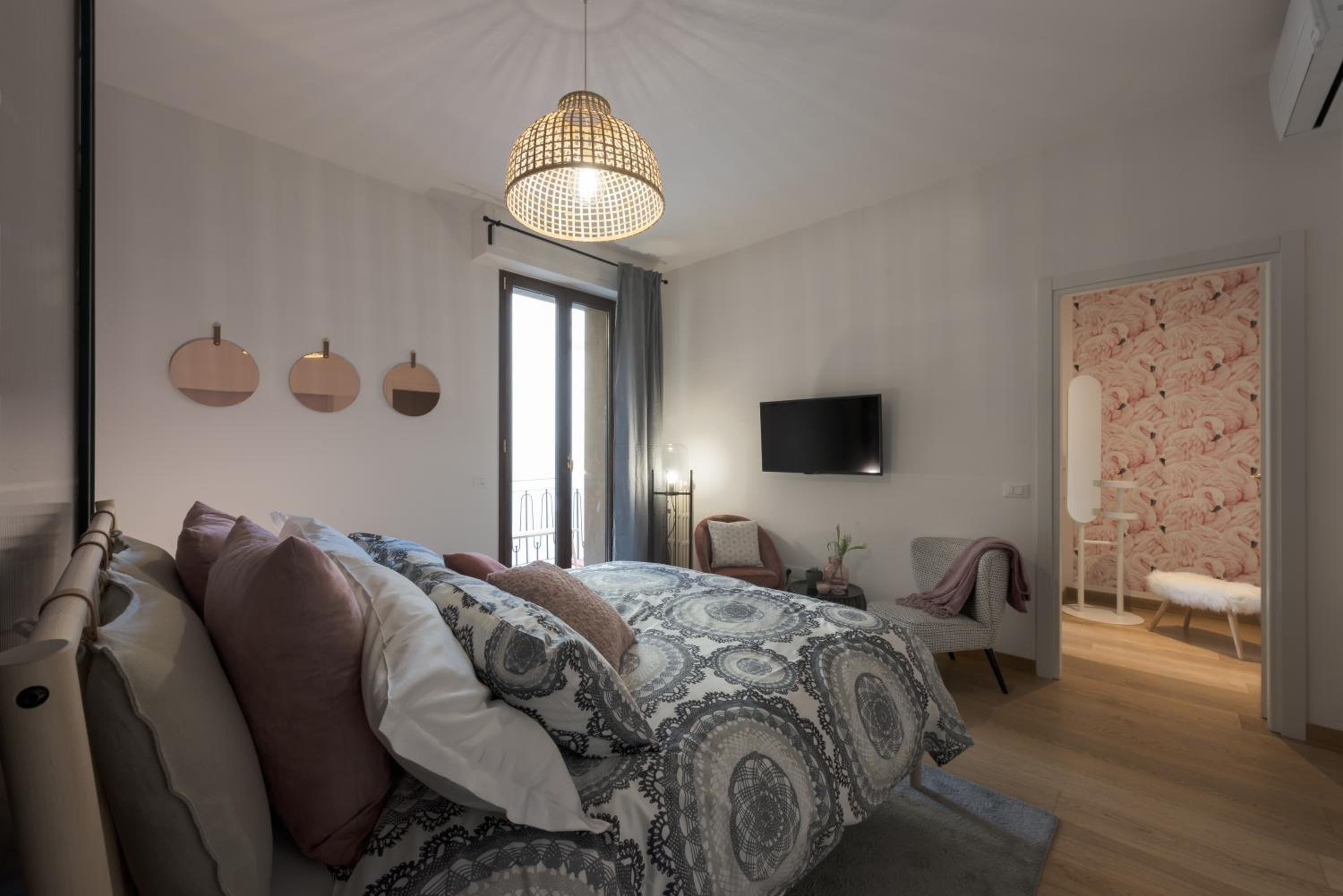 Deluxe Double Room with Balcony photo 3
