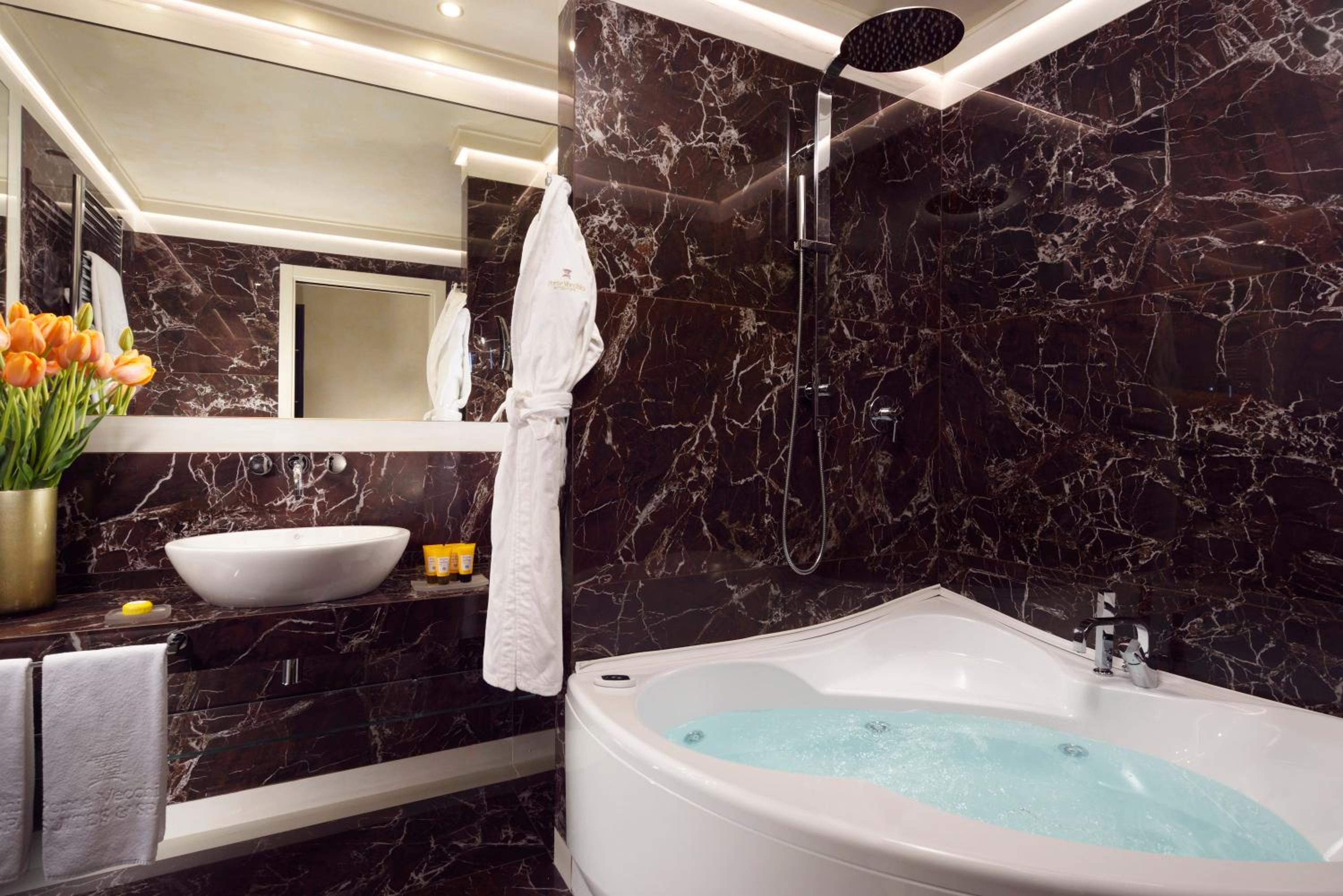 Superior Junior Suite photo 2