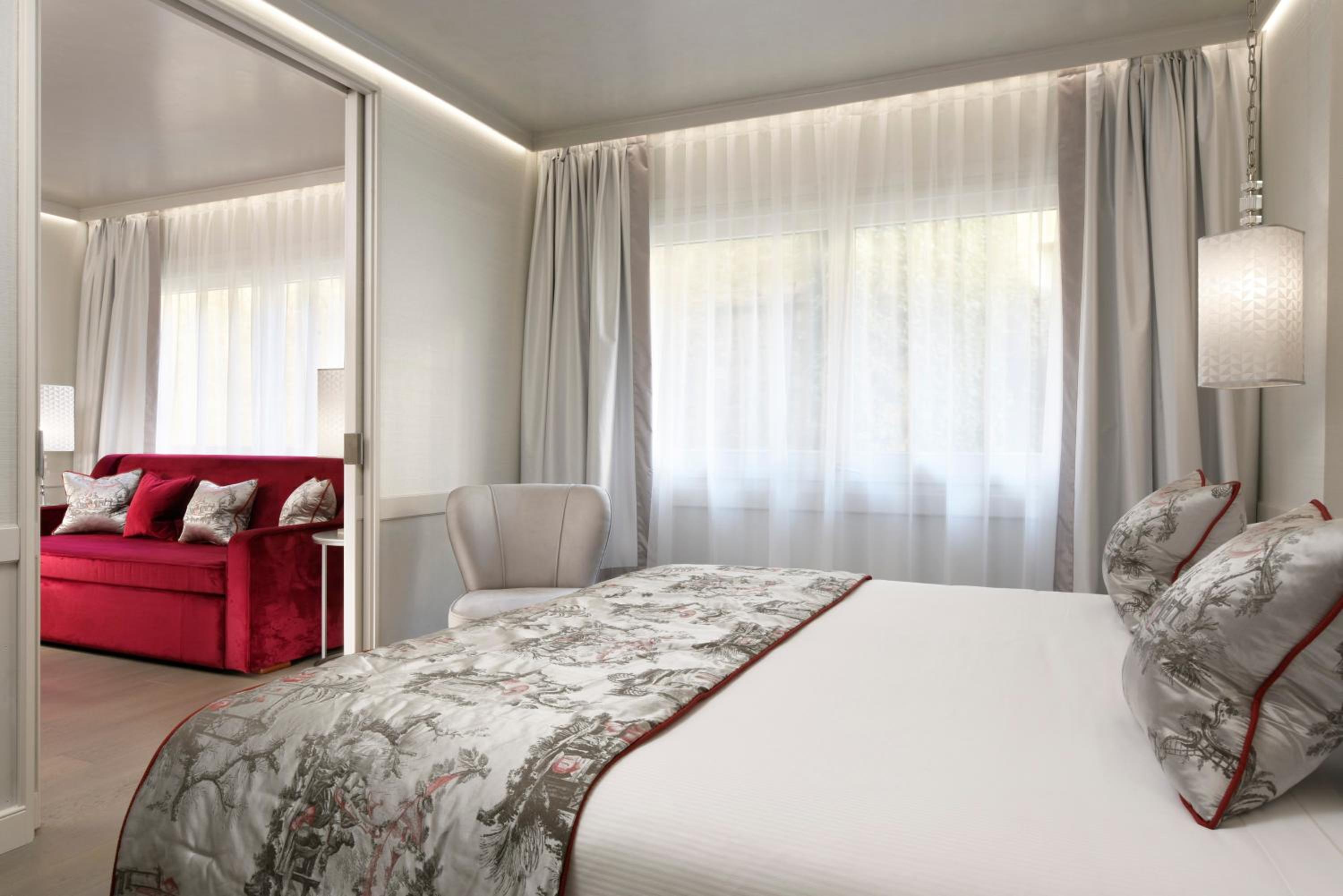 Premium Suite with Jacuzzi photo 3