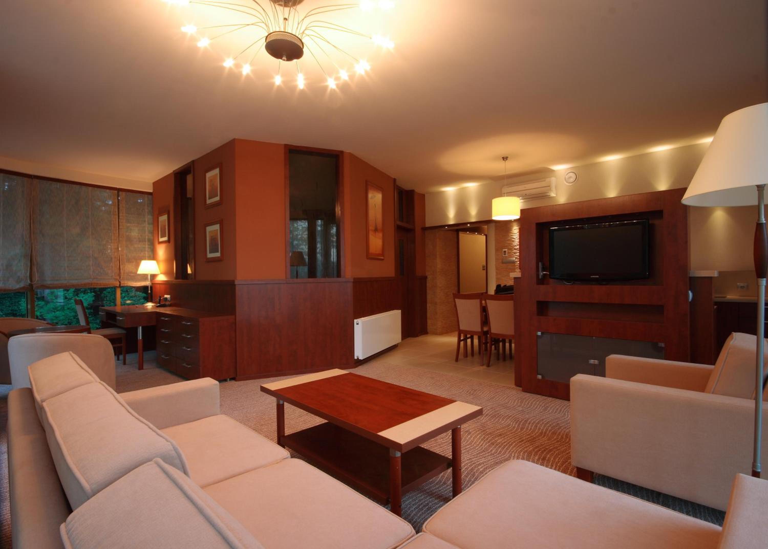 One-Bedroom Apartment - Photo 1