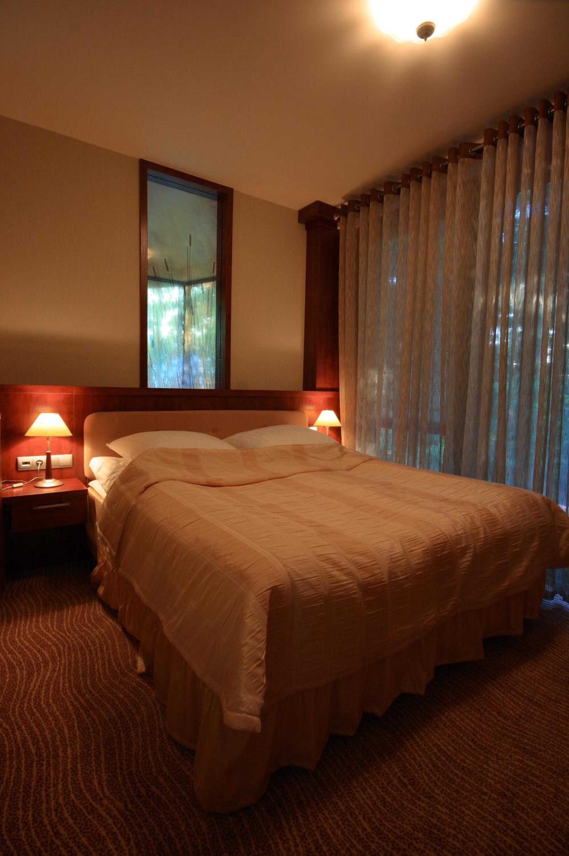 One-Bedroom Apartment - Photo 13