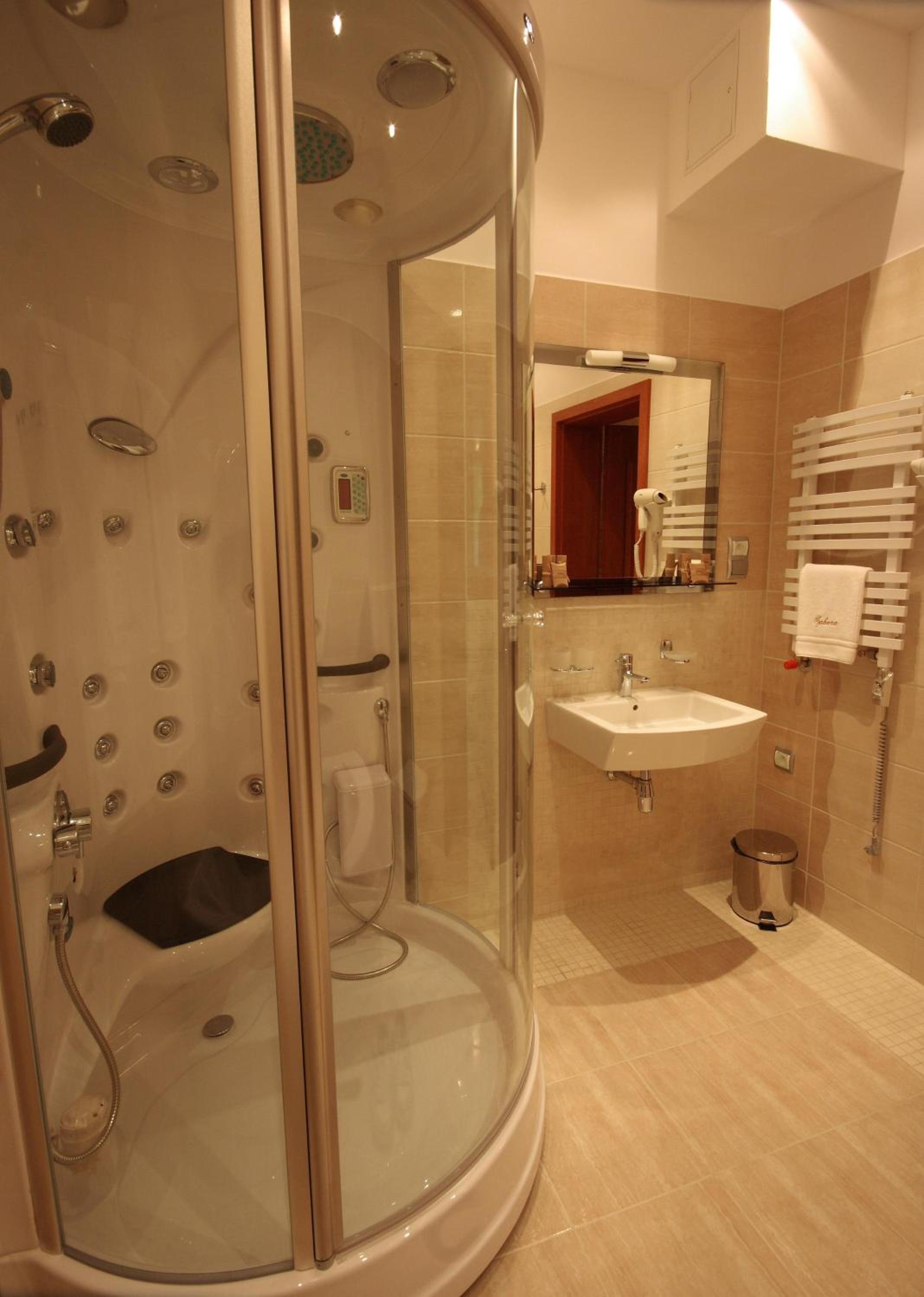 One-Bedroom Apartment - Photo 12