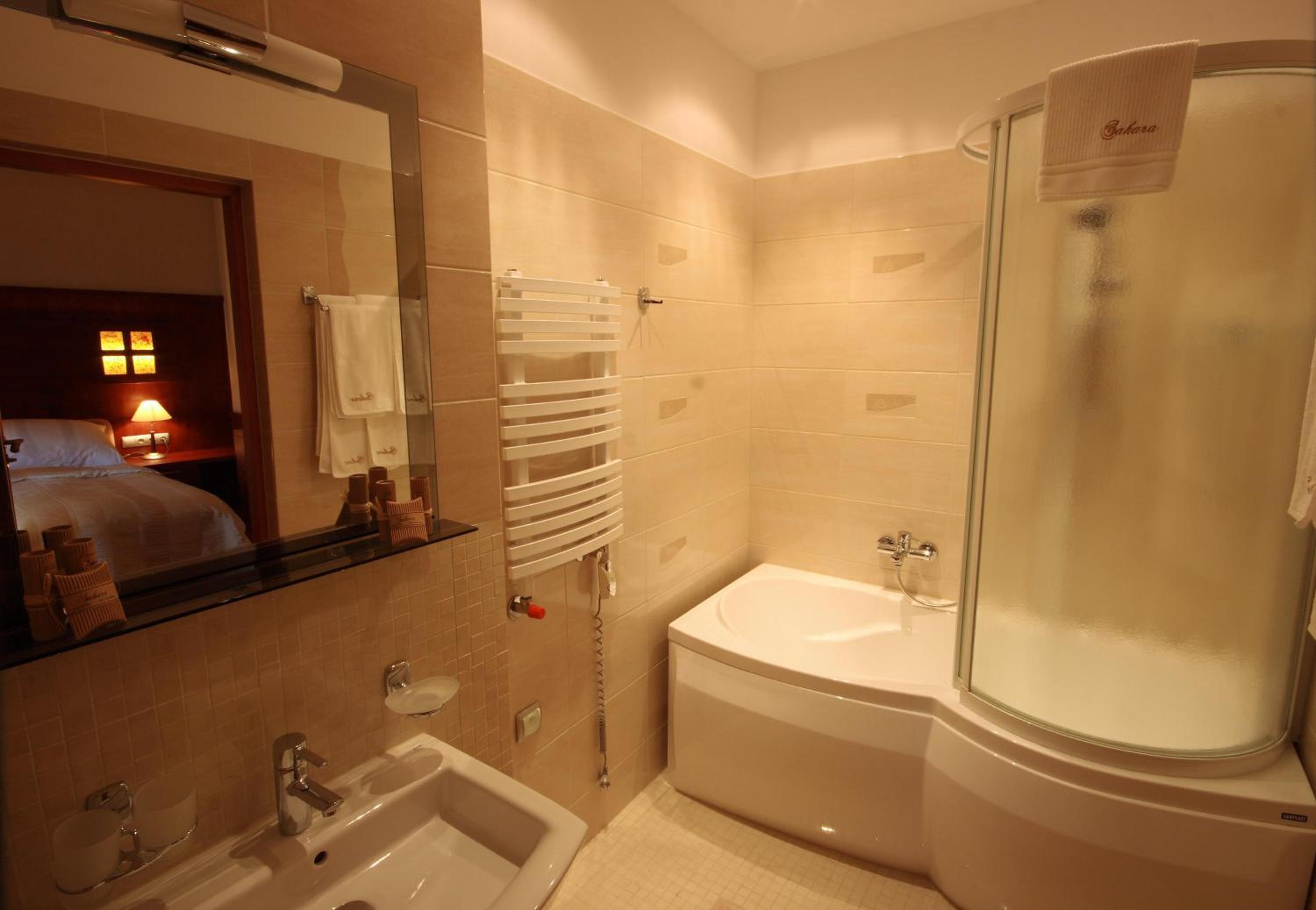 One-Bedroom Apartment - Photo 4