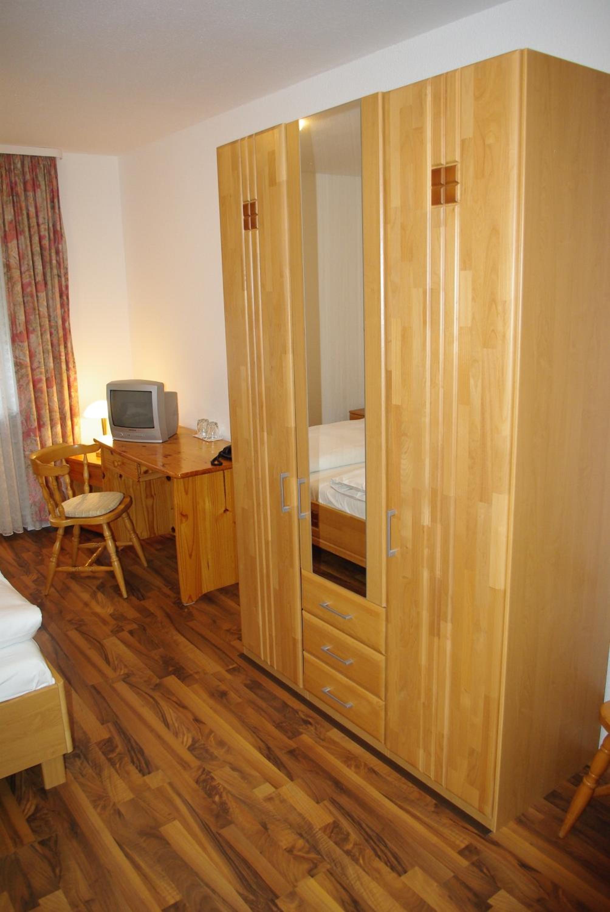 Standard Double Room photo 3