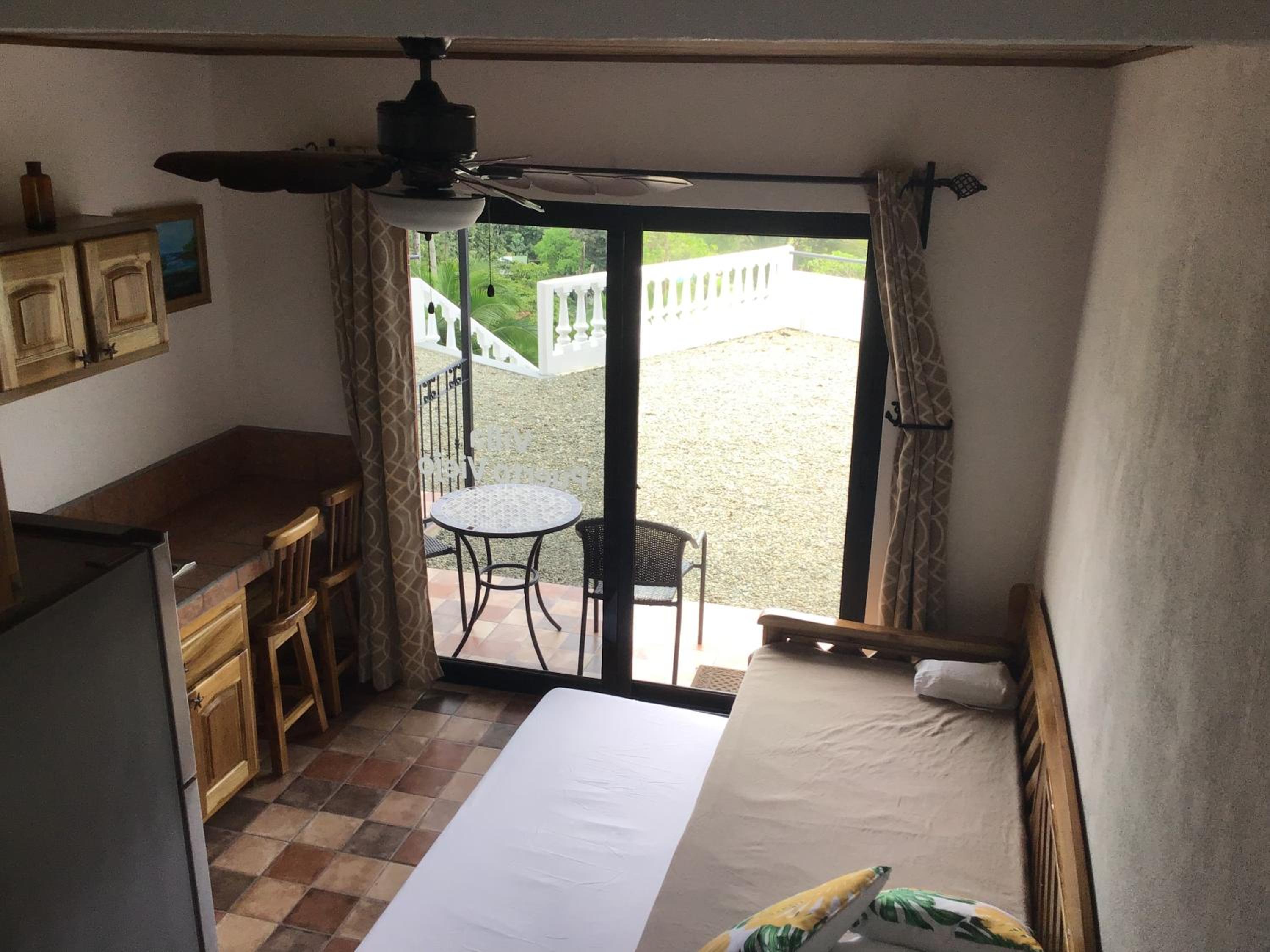 Deluxe King Suite photo 3