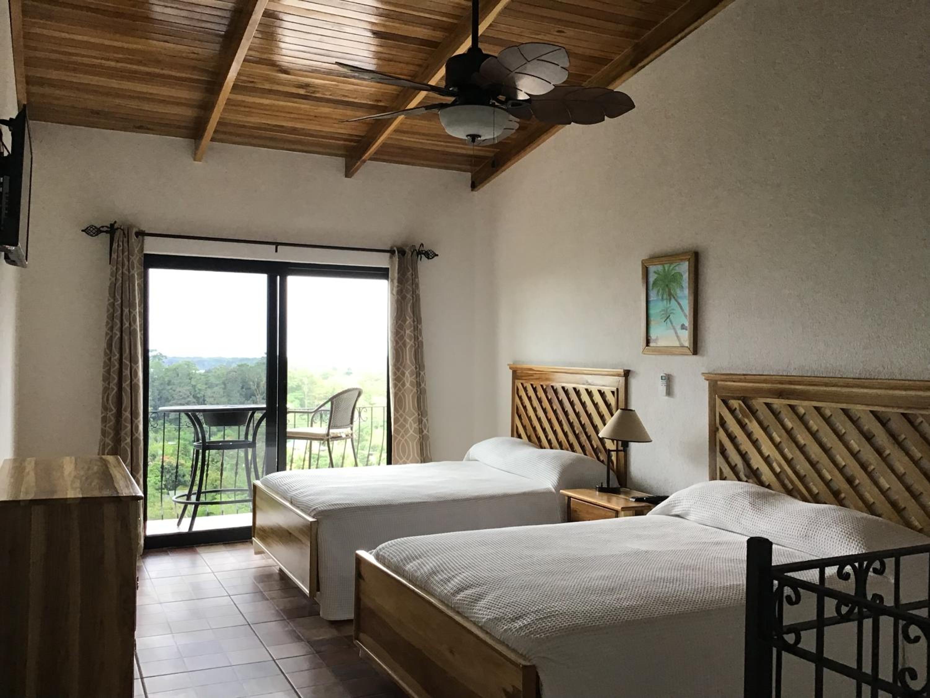 Deluxe Double Room with Balcony photo 2