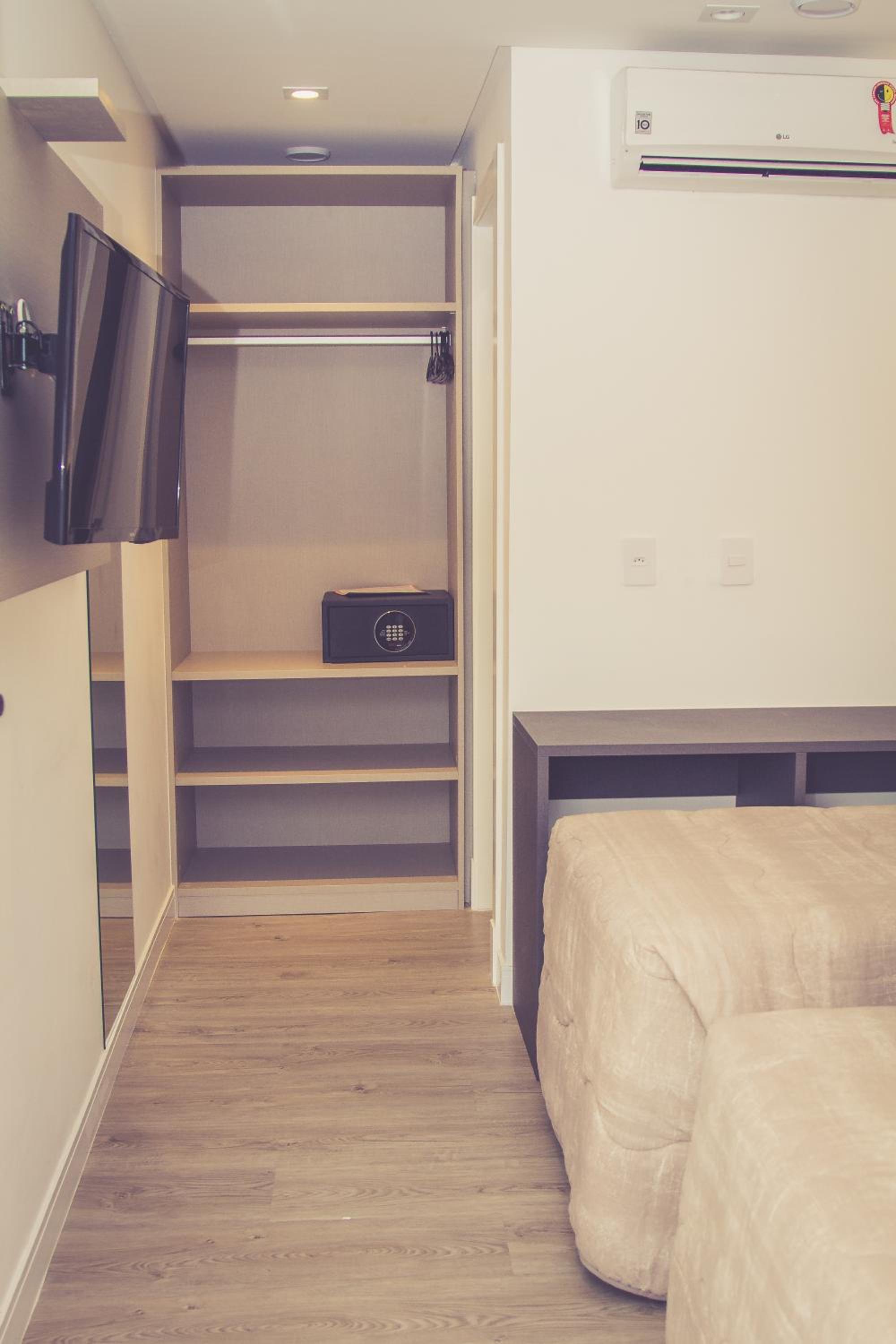 Double Room - Disability Access photo 3
