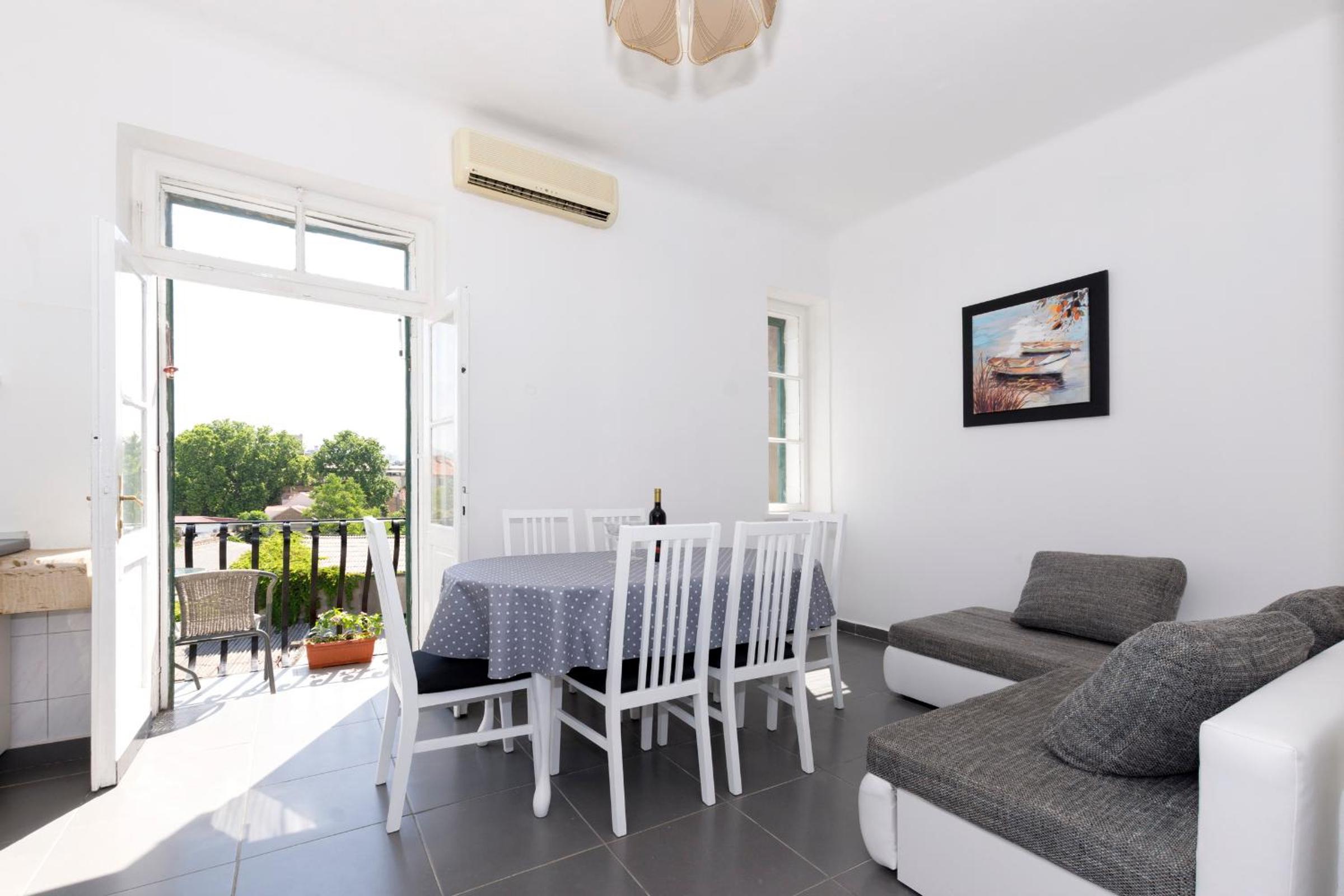 Apartment - Photo 9