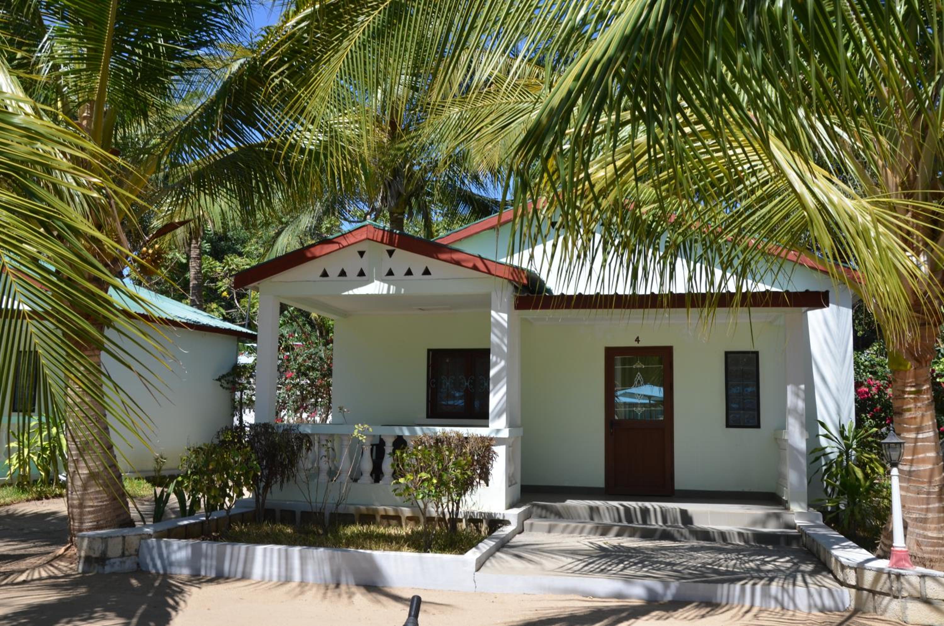Deluxe Bungalow photo 3