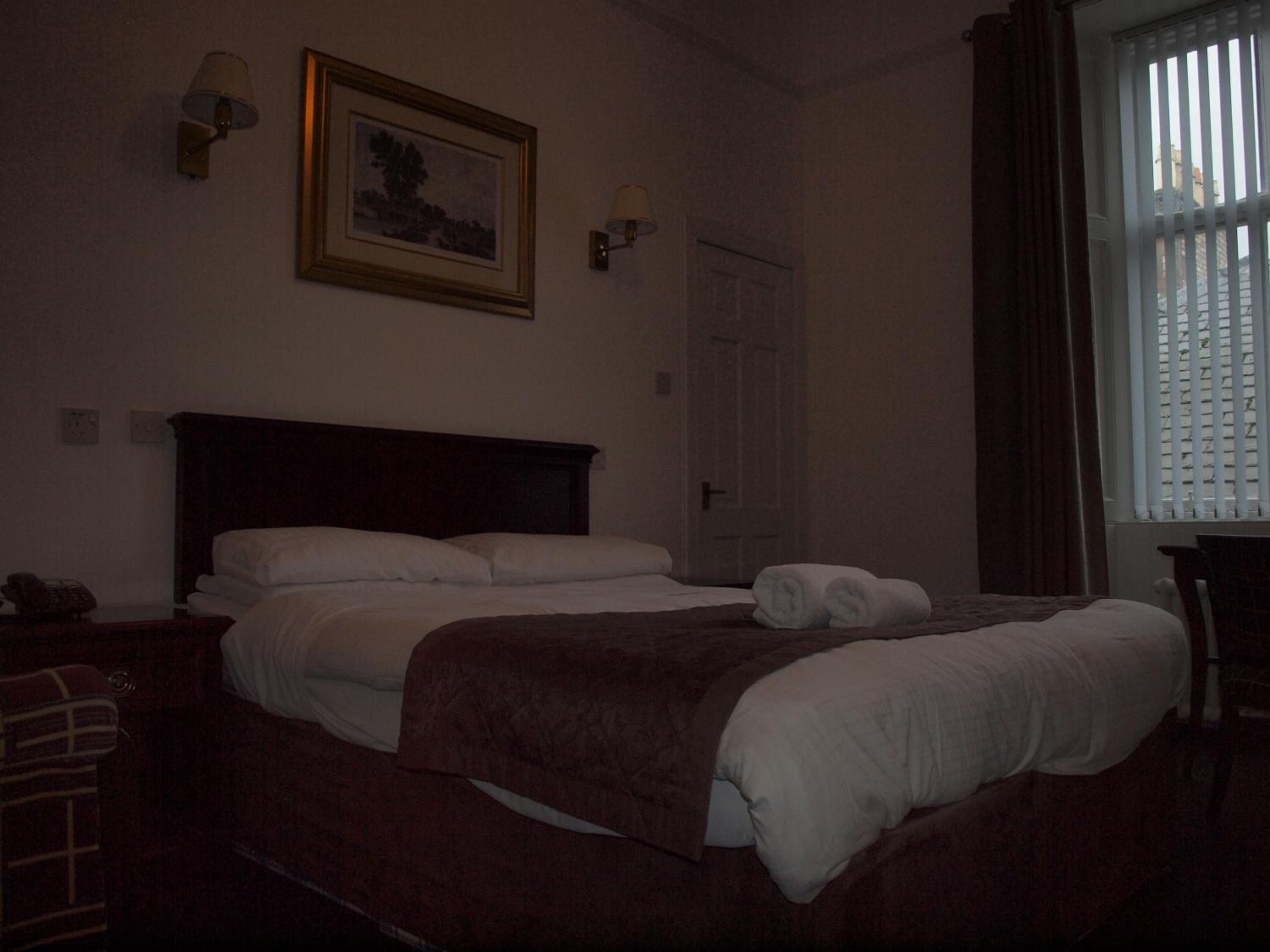Double Room - Photo 7
