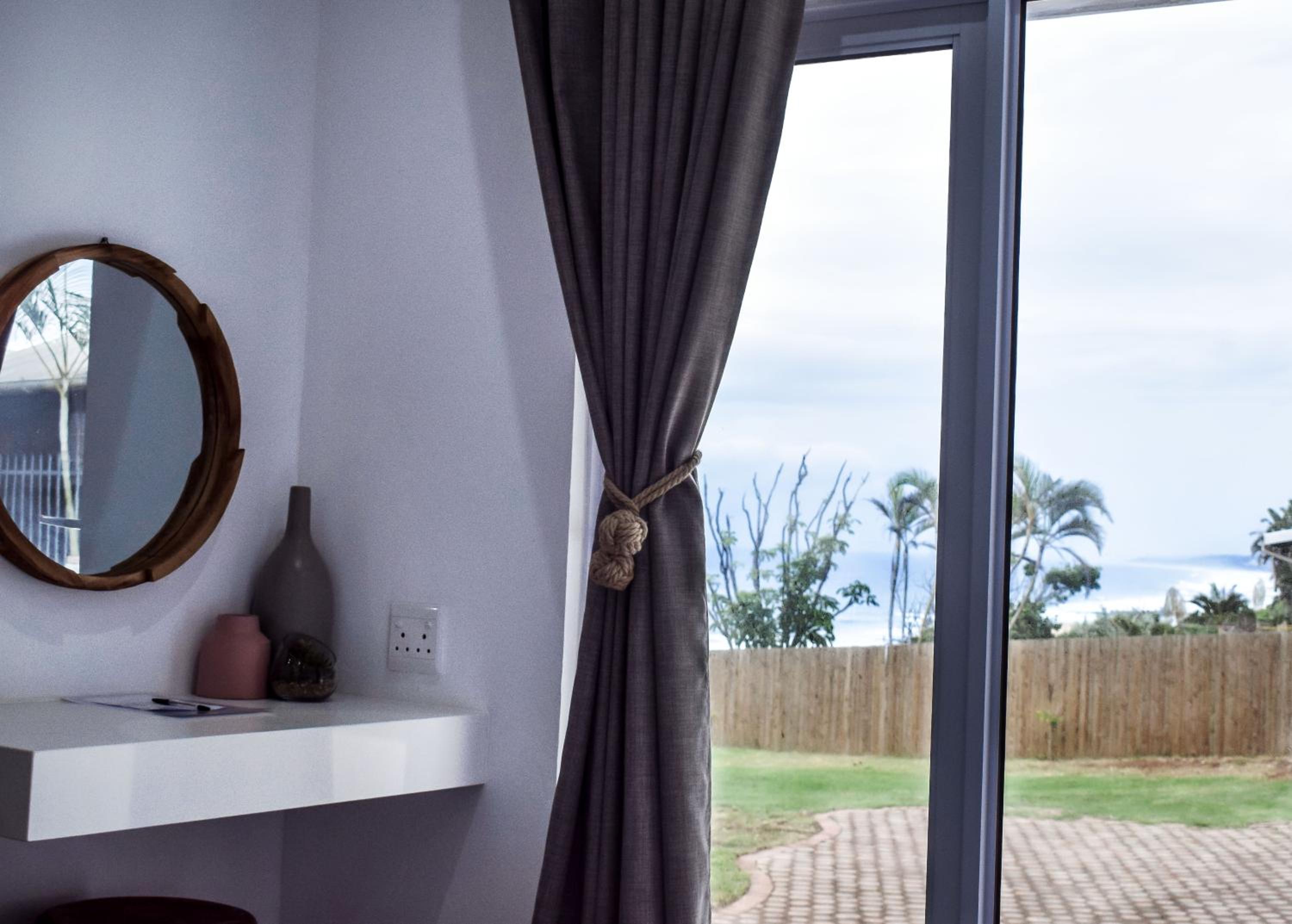 King Room with Partial Sea View - Photo 3