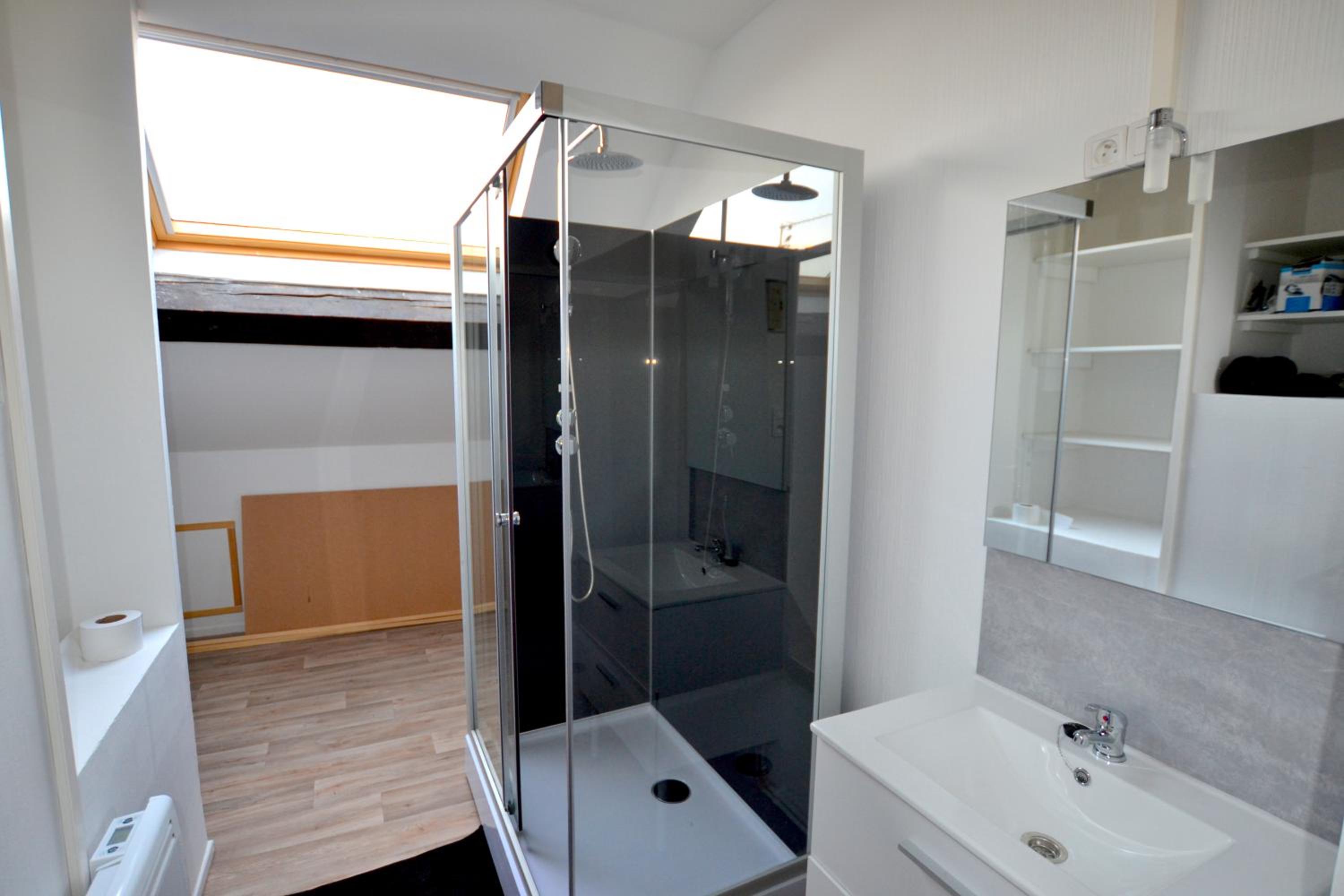 Double Room - Photo 12