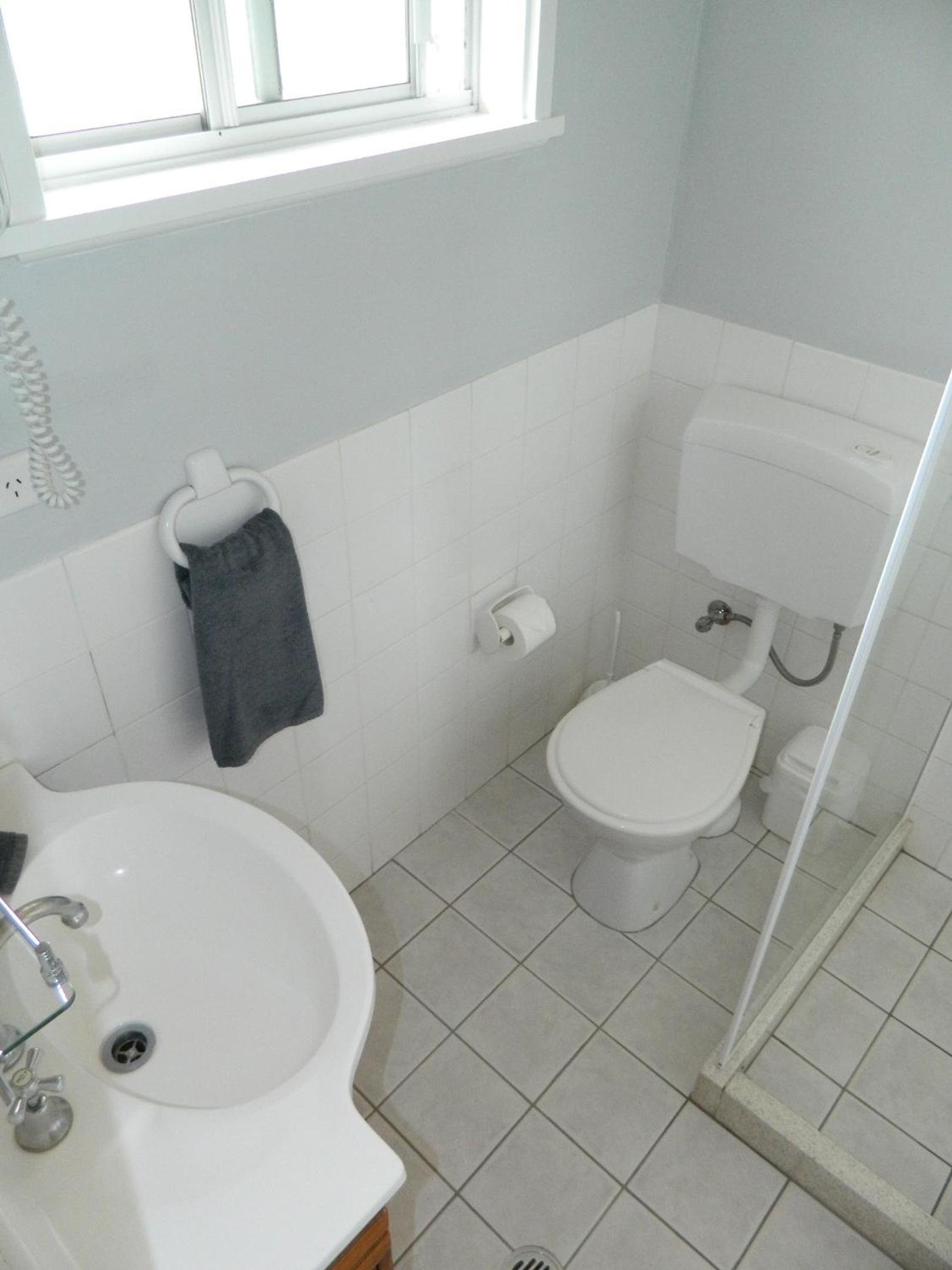 Deluxe King Room - Photo 4