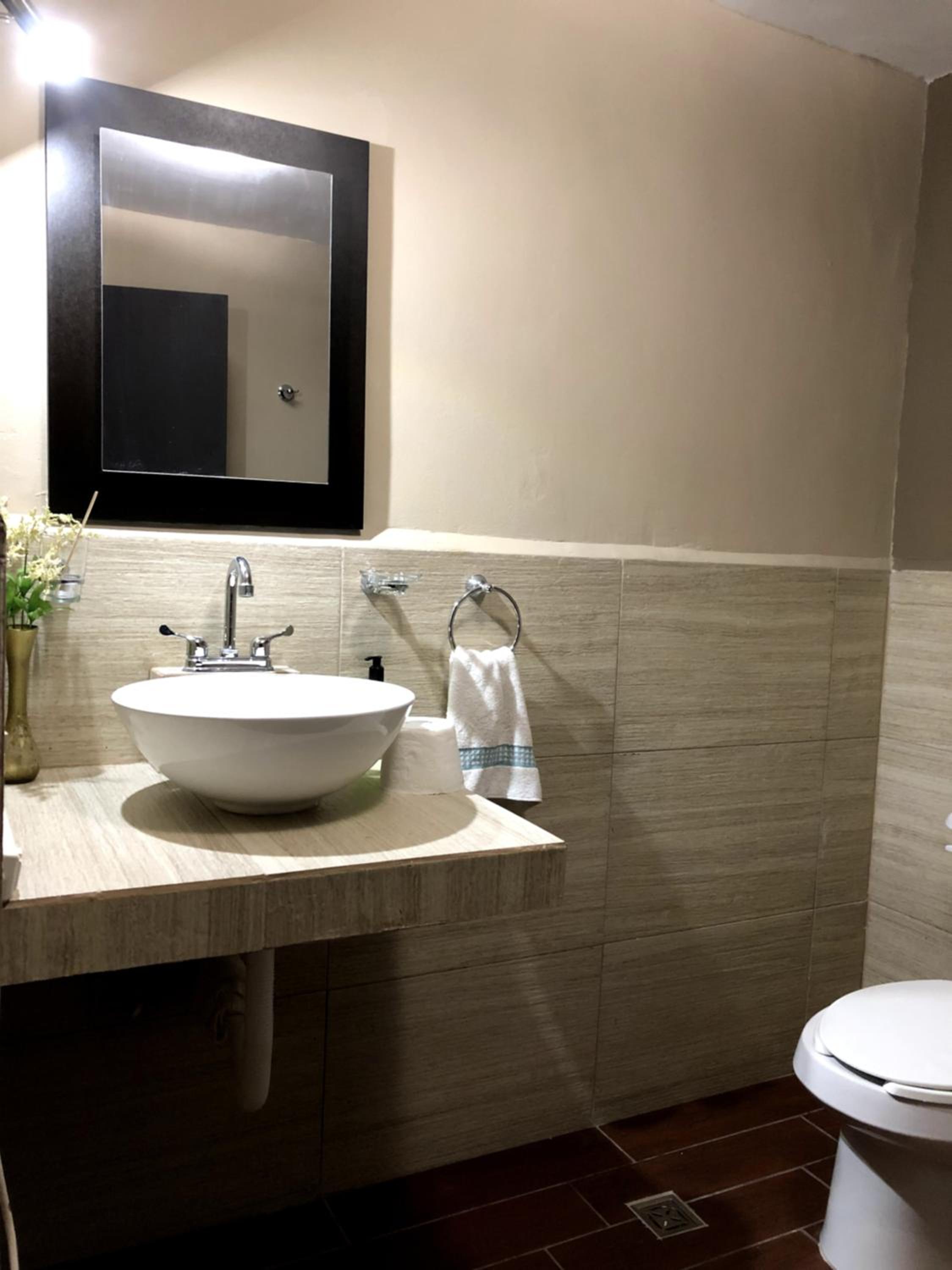 Budget Double Room - Photo 17