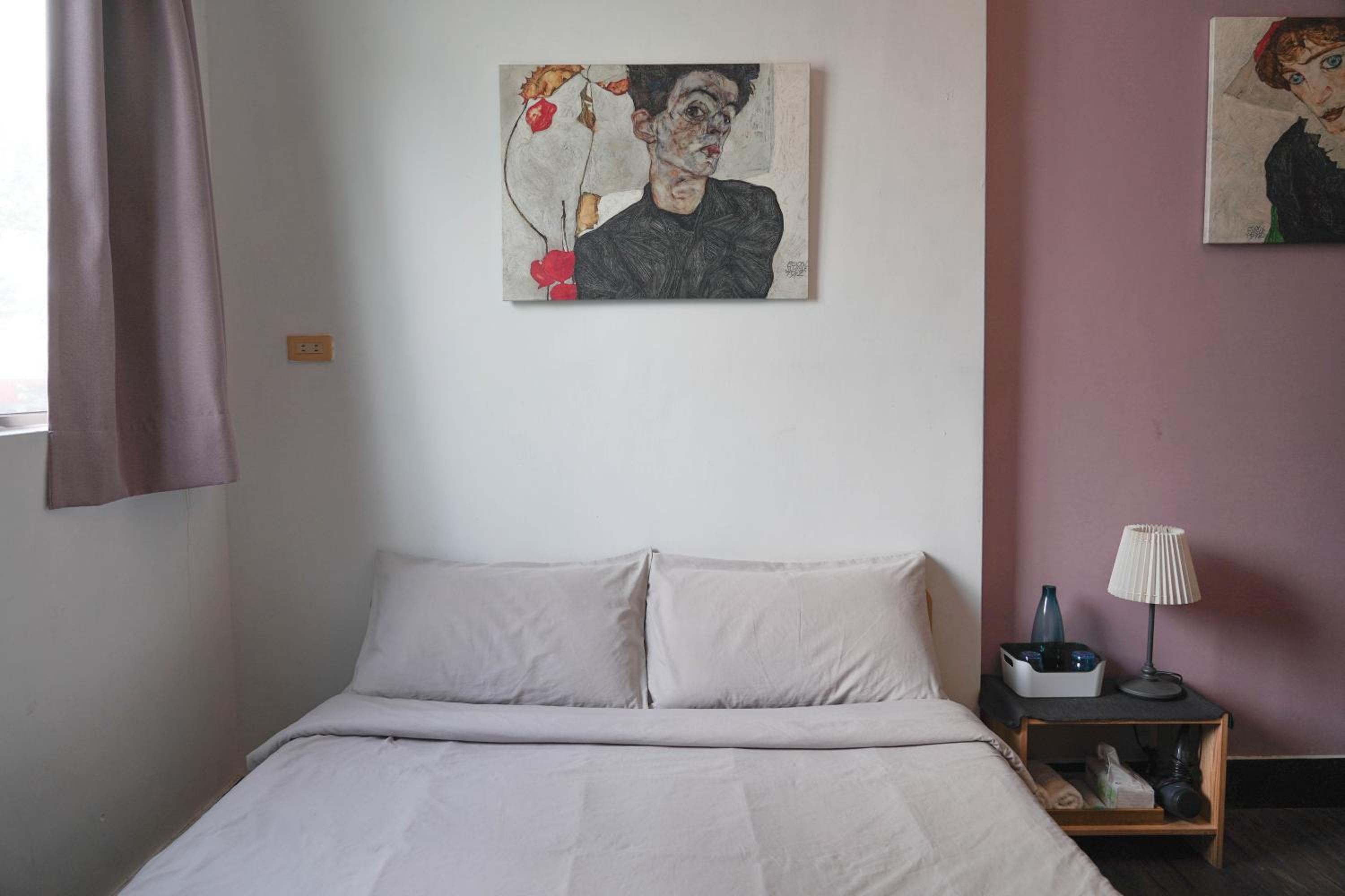 Double Room with Shared Bathroom photo 2