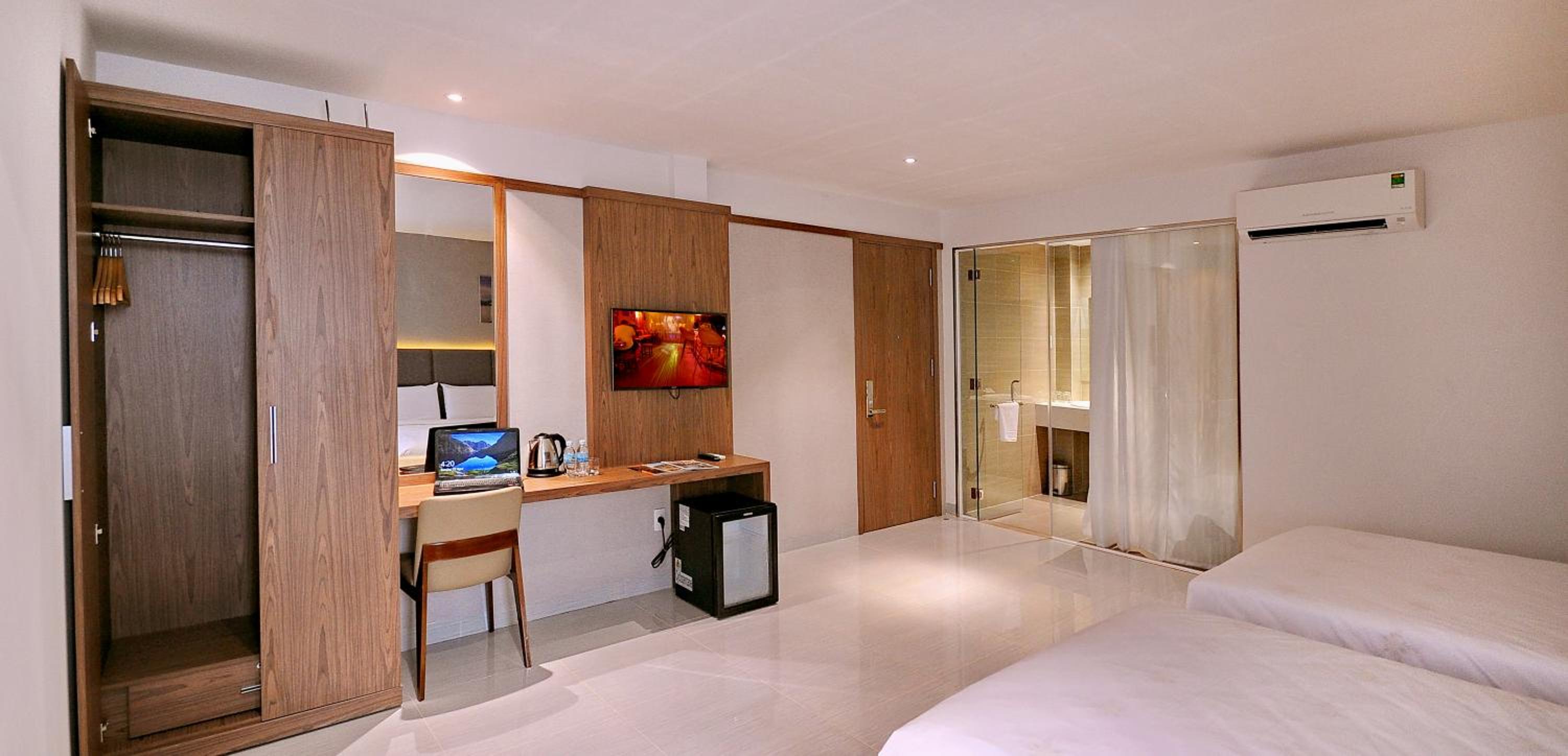 Deluxe Twin Room - Photo 12