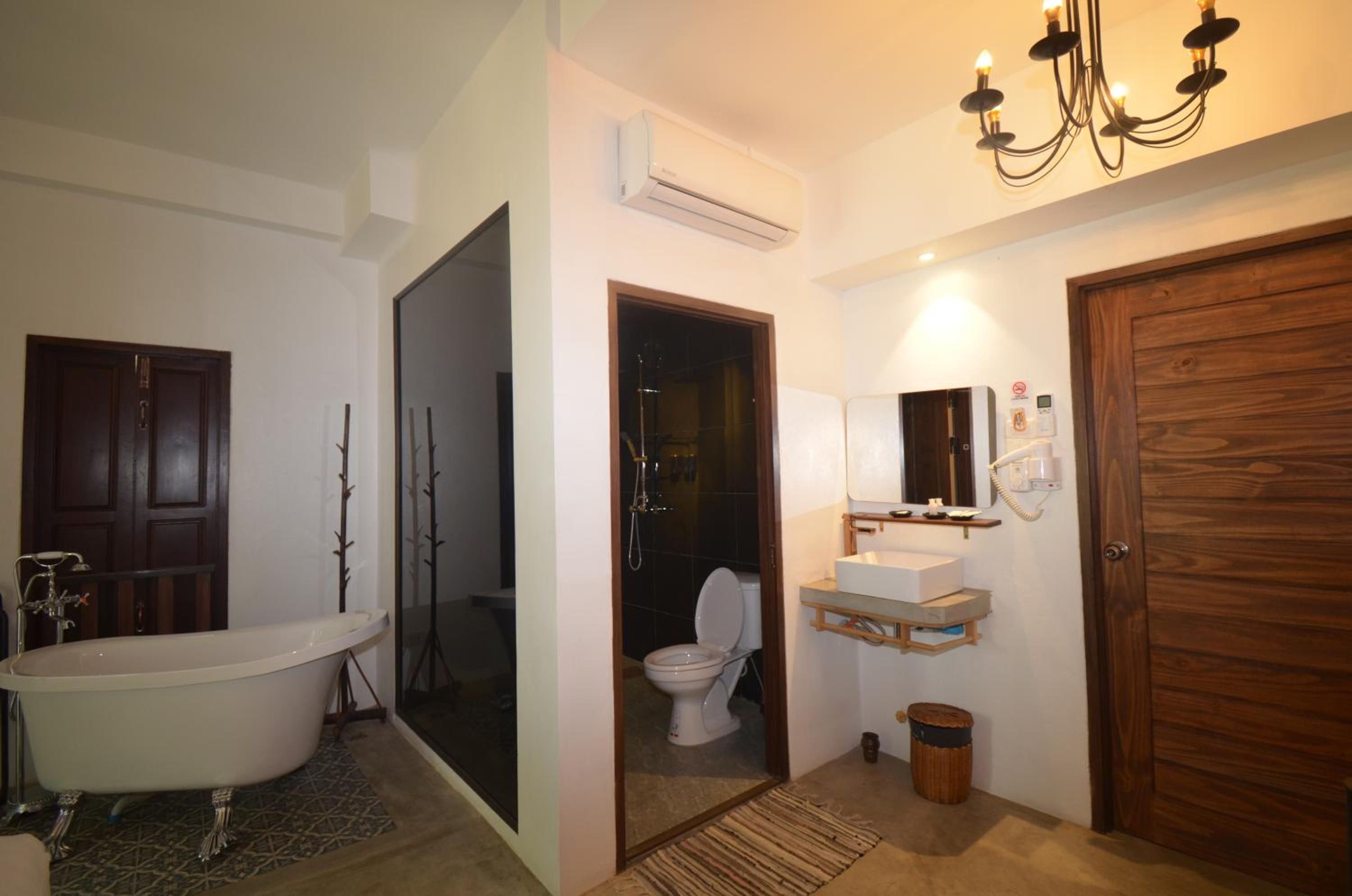King Room with River View - Photo 8