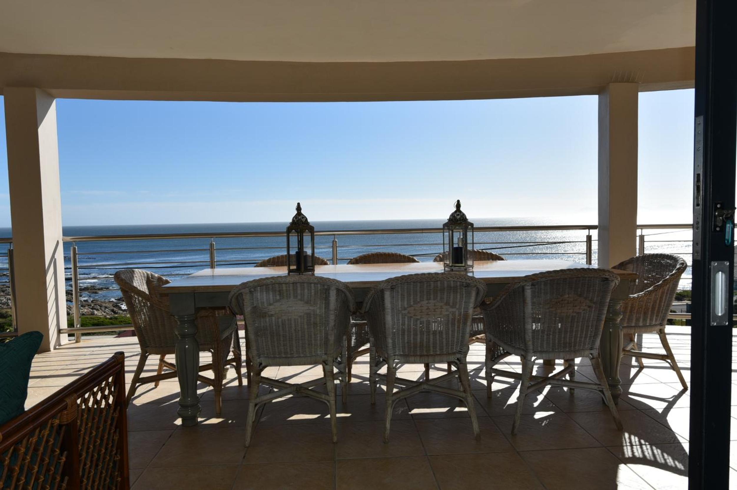 Deluxe Double Room with Balcony and Sea View - Photo 17