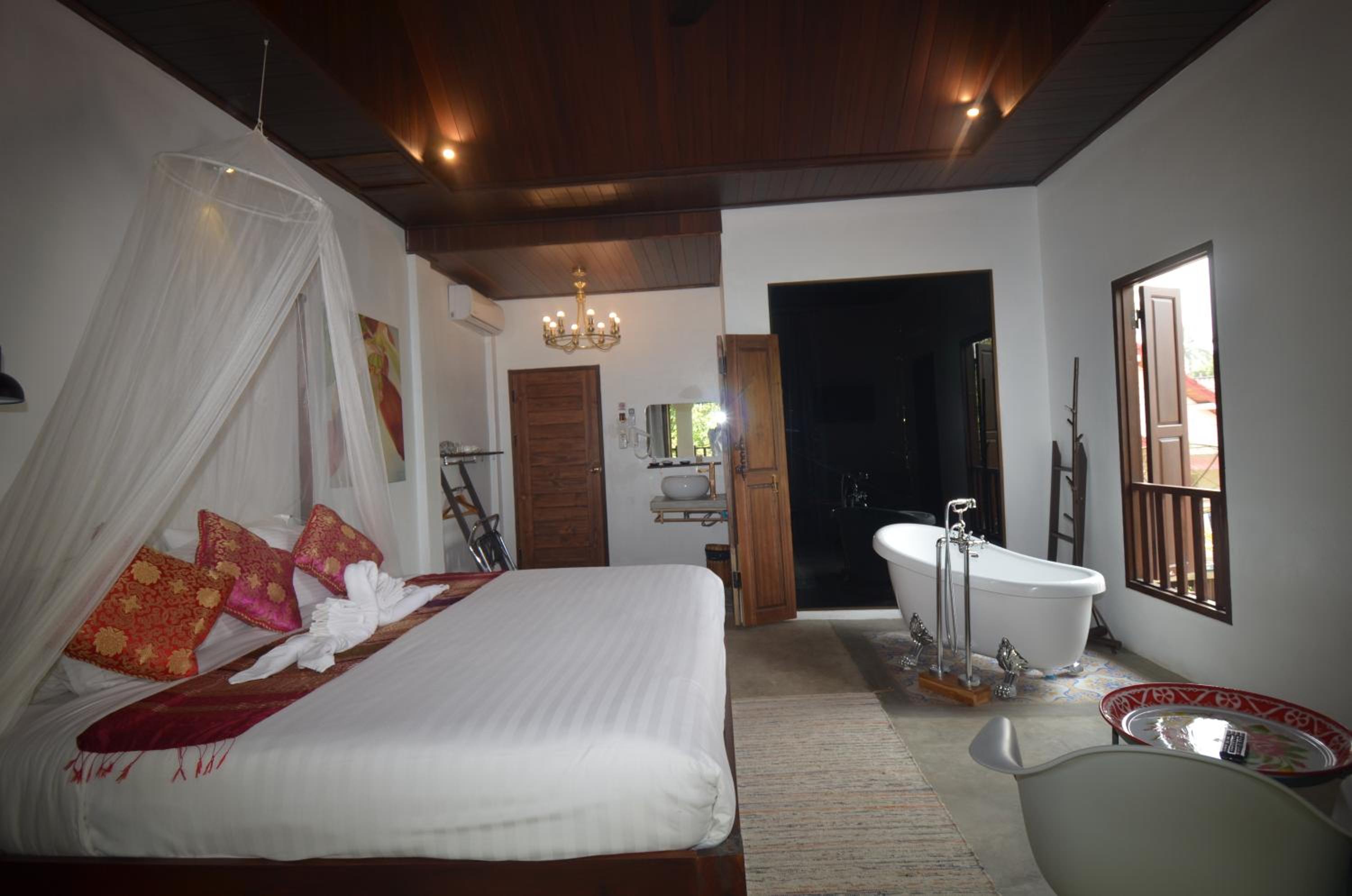 King Room with River View - Photo 6