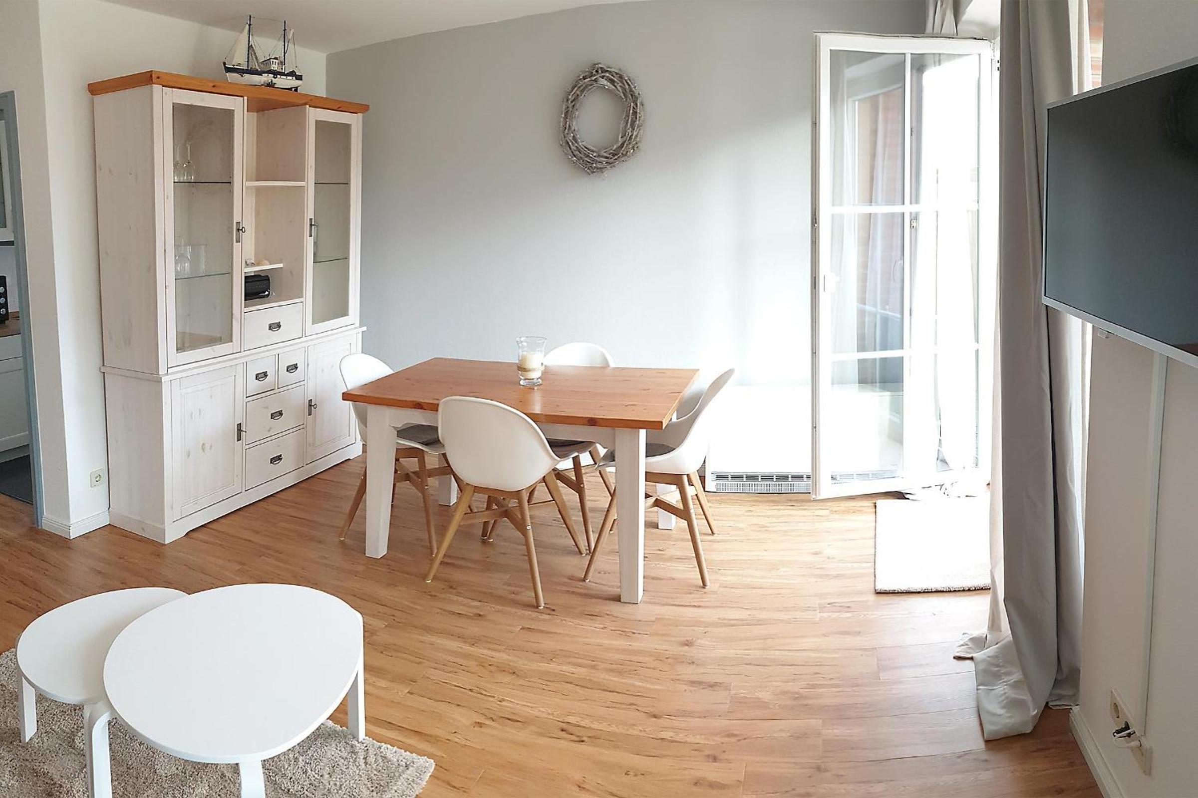 Apartment with Terrace photo 3